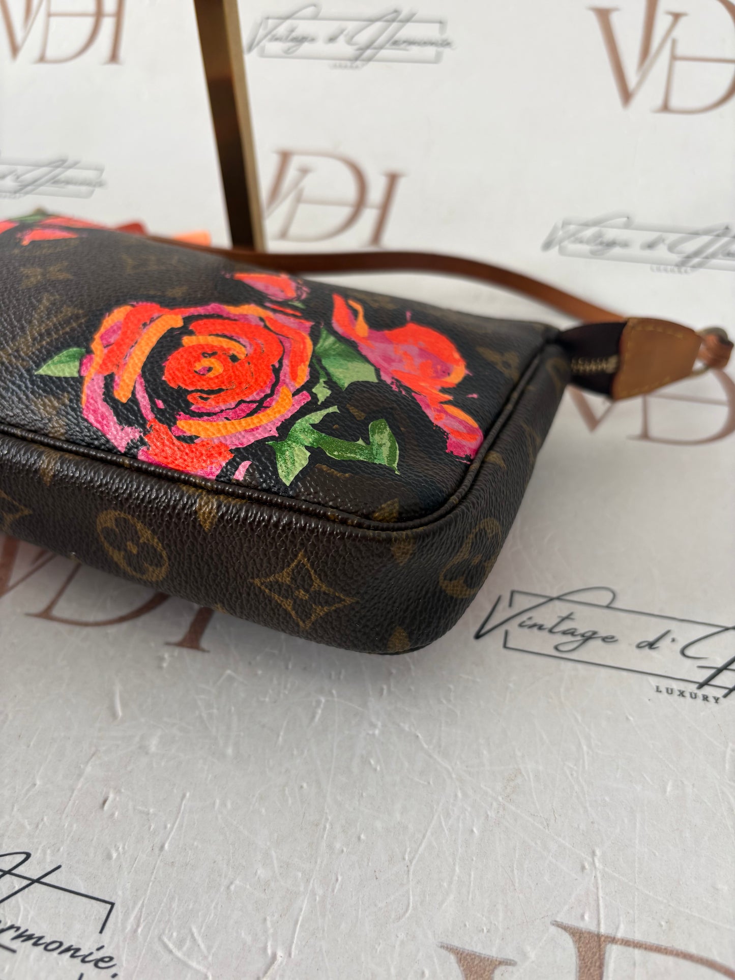 383896 - Louis Vuitton Pochette Accessoires