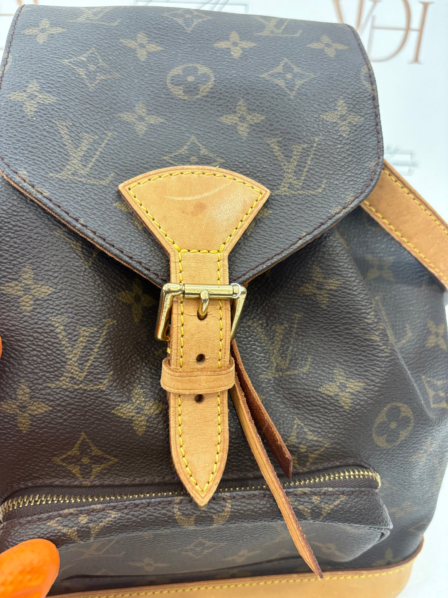 018056 - Louis Vuitton Montsouris MM