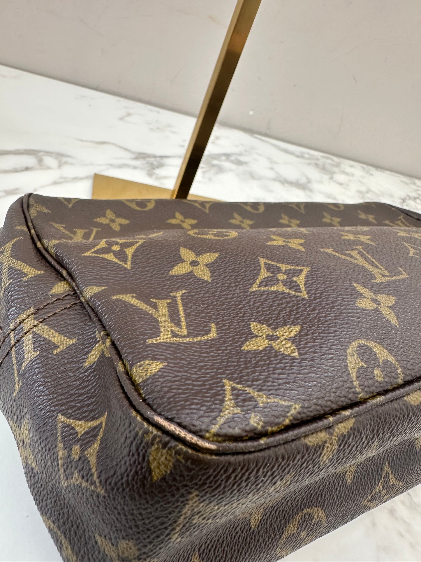 Louis Vuitton Trousse Toilette 28