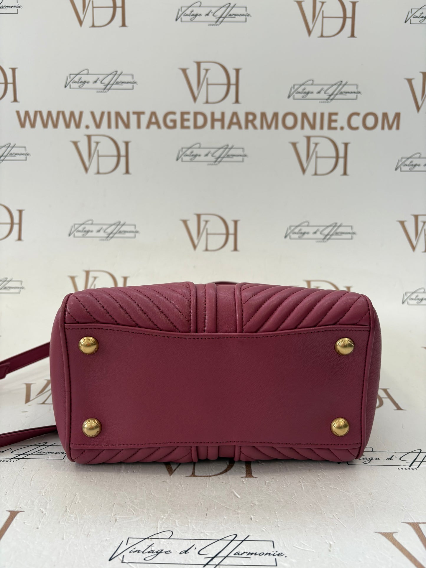 384327 - Miu Miu