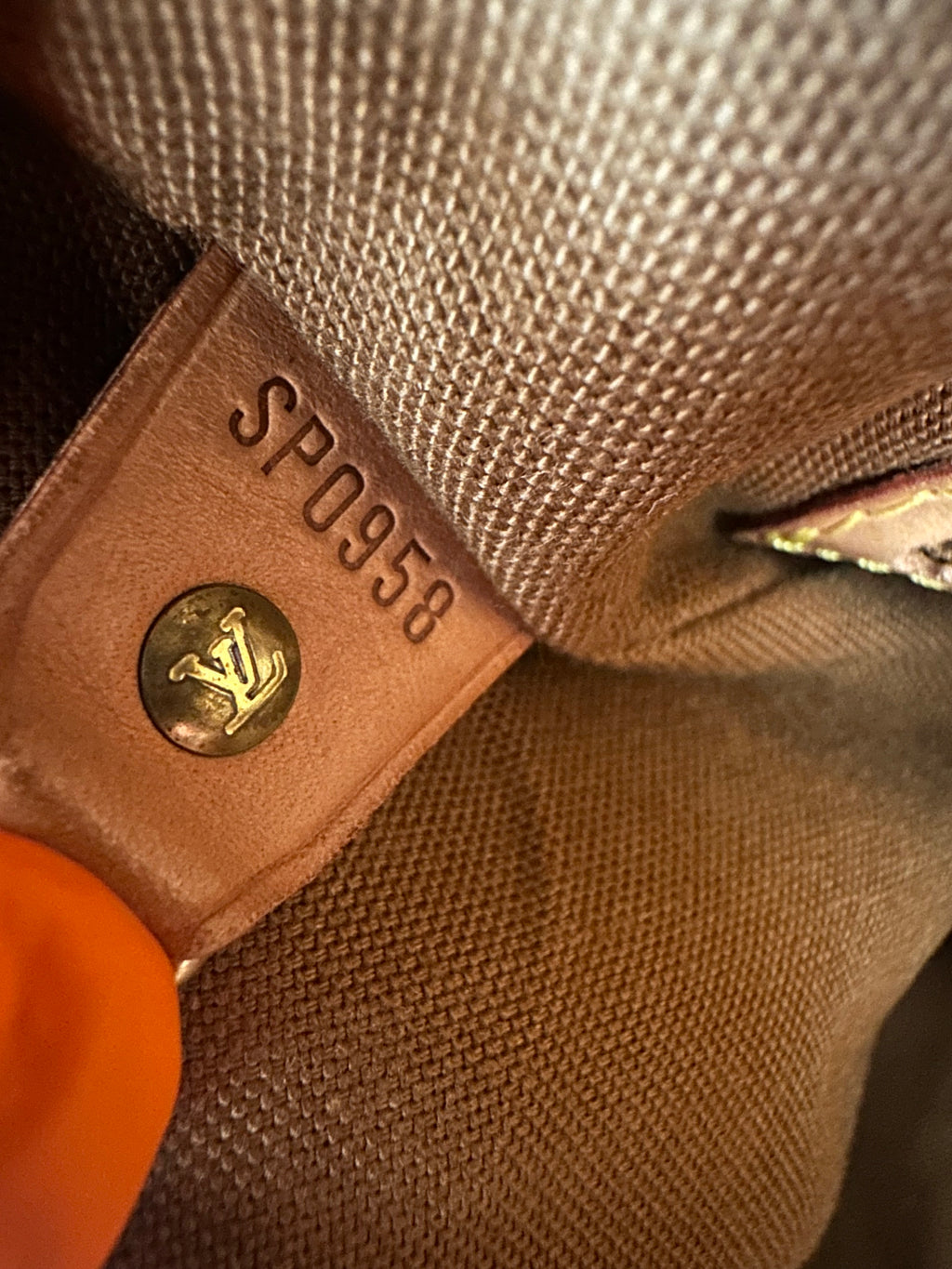 Louis Vuitton Montsouris MM