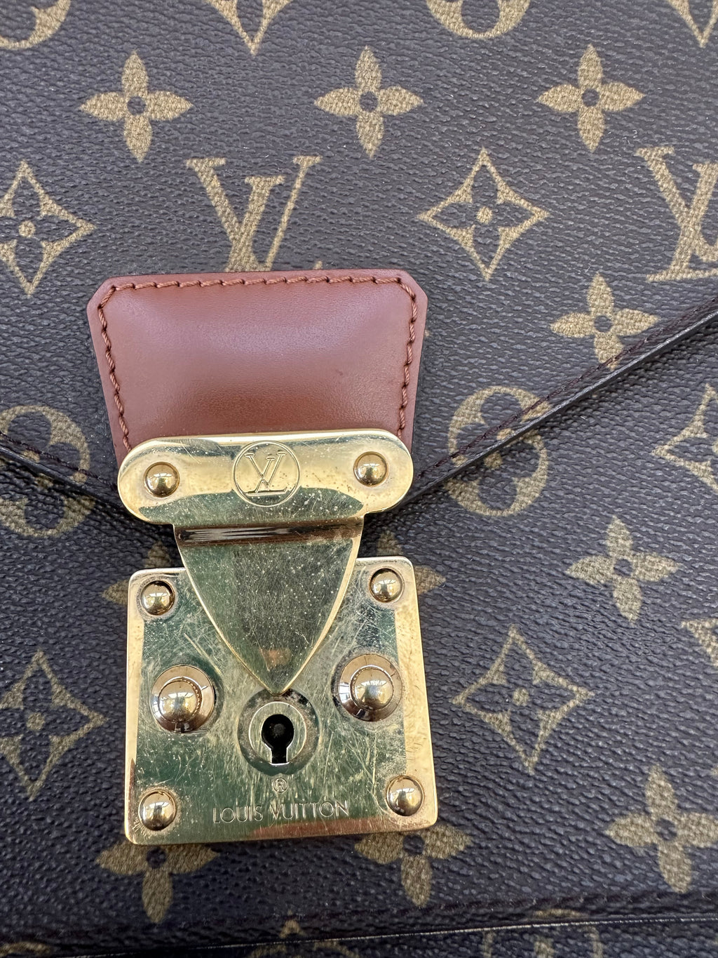 Louis Vuitton Monceau 28