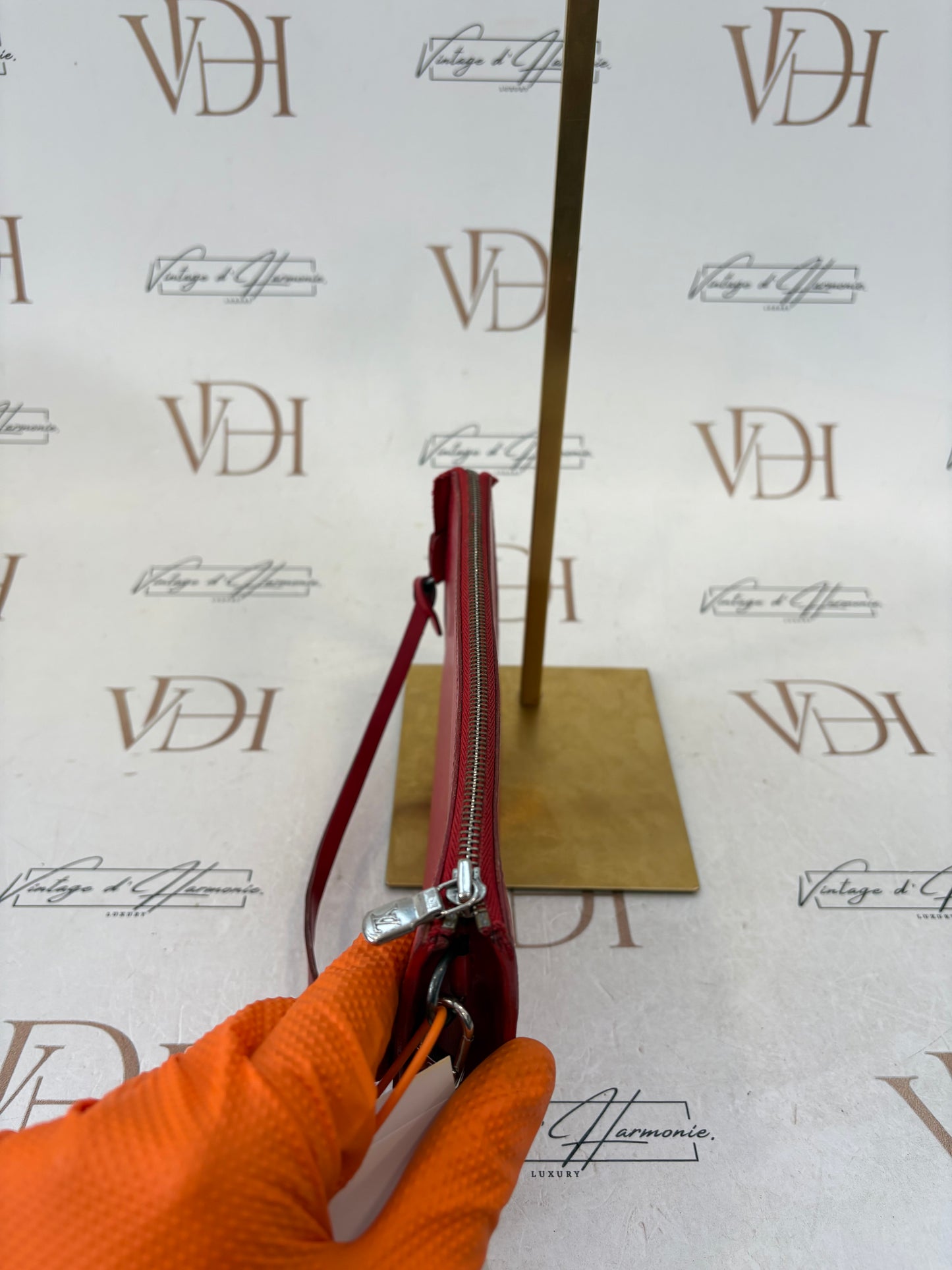 018996 - Louis Vuitton Red Epi Pochette