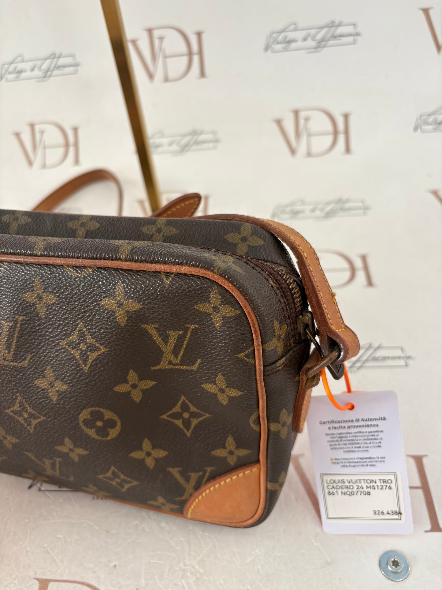 018203 - Louis Vuitton Trocadero 24