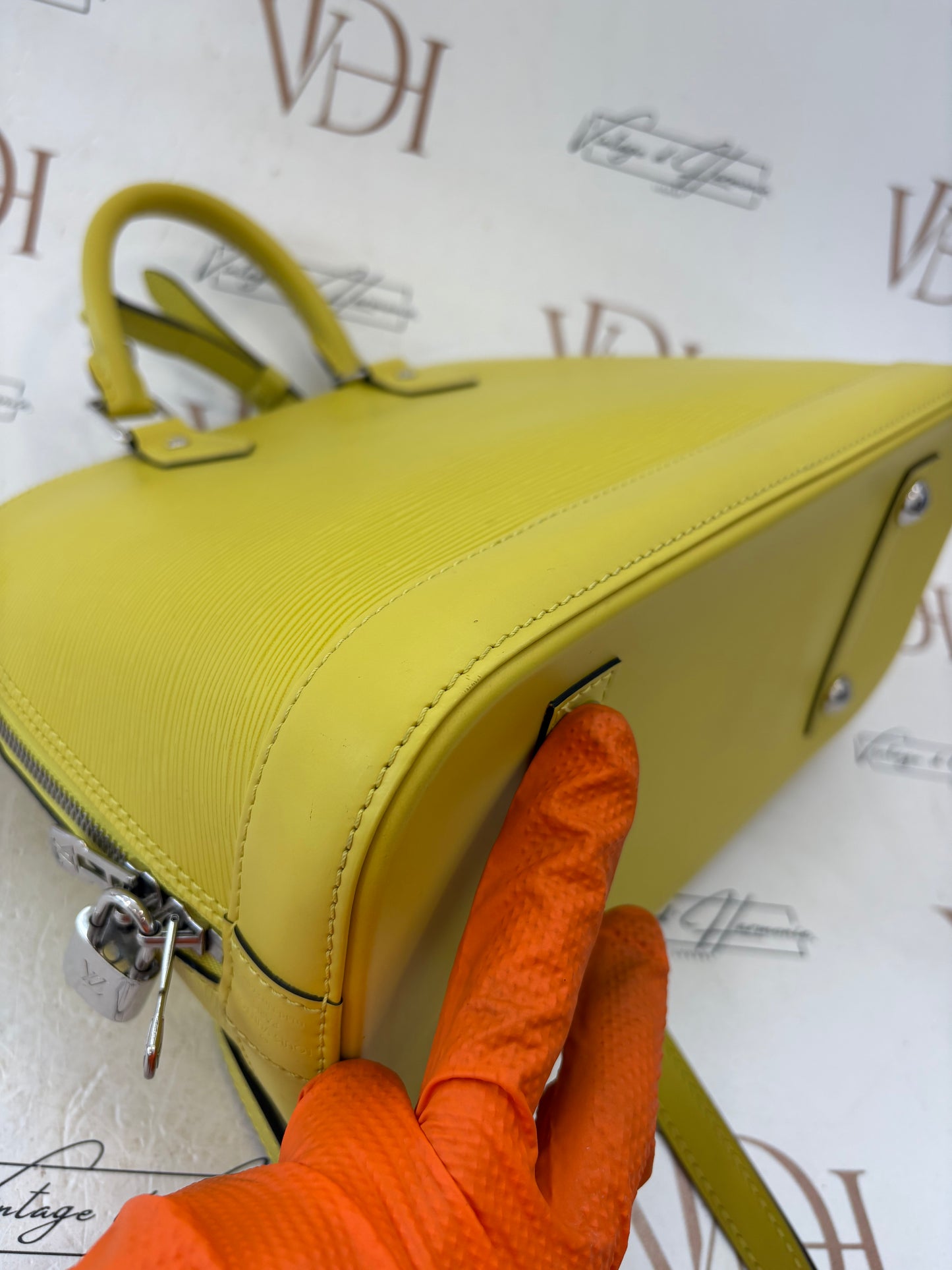 201432 - Louis Vuitton Alma Epi Yellow