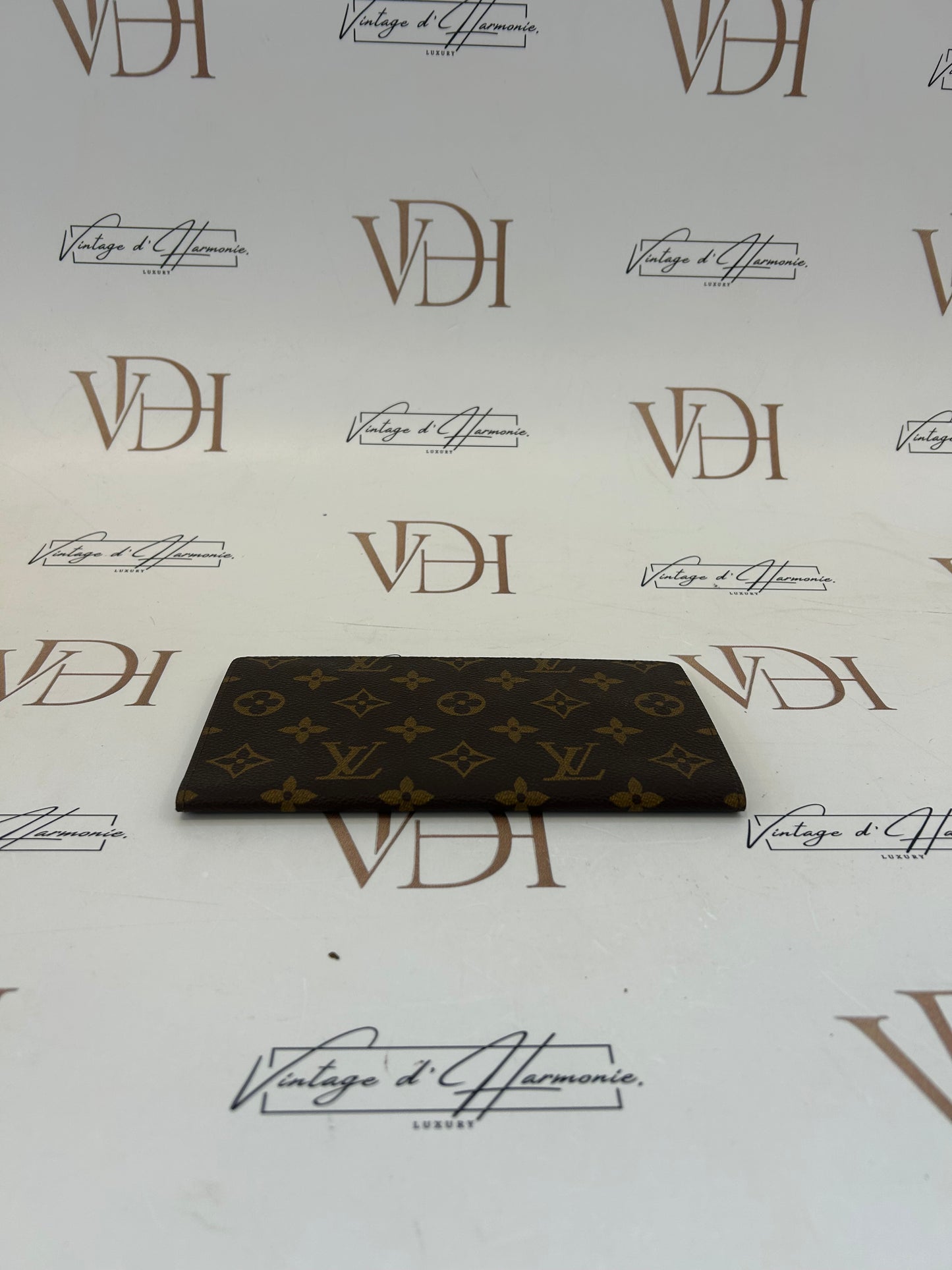 017344 - LV Wallet
