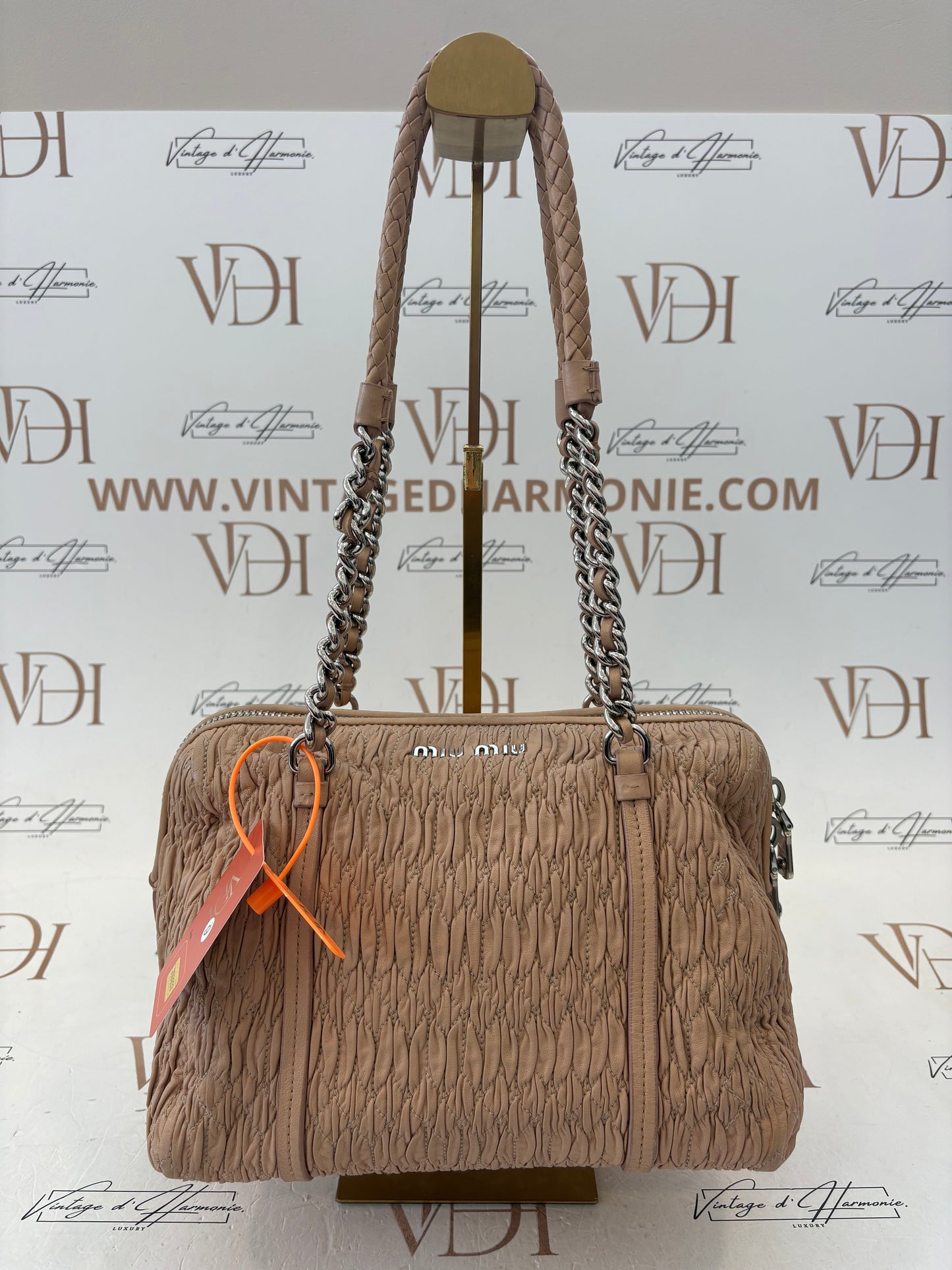 200933 - Miu Miu