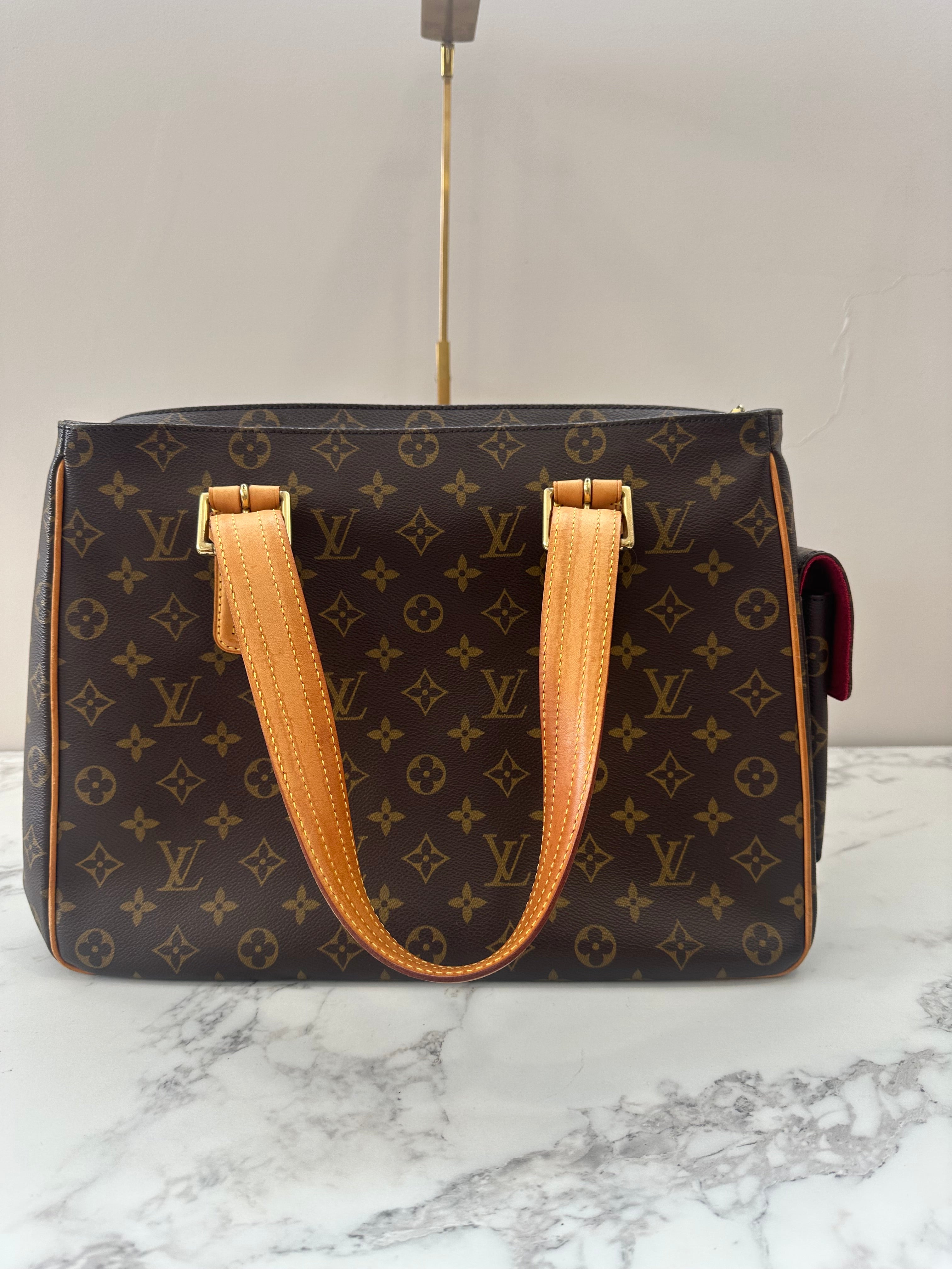 Louis Vuitton Exanthri cite