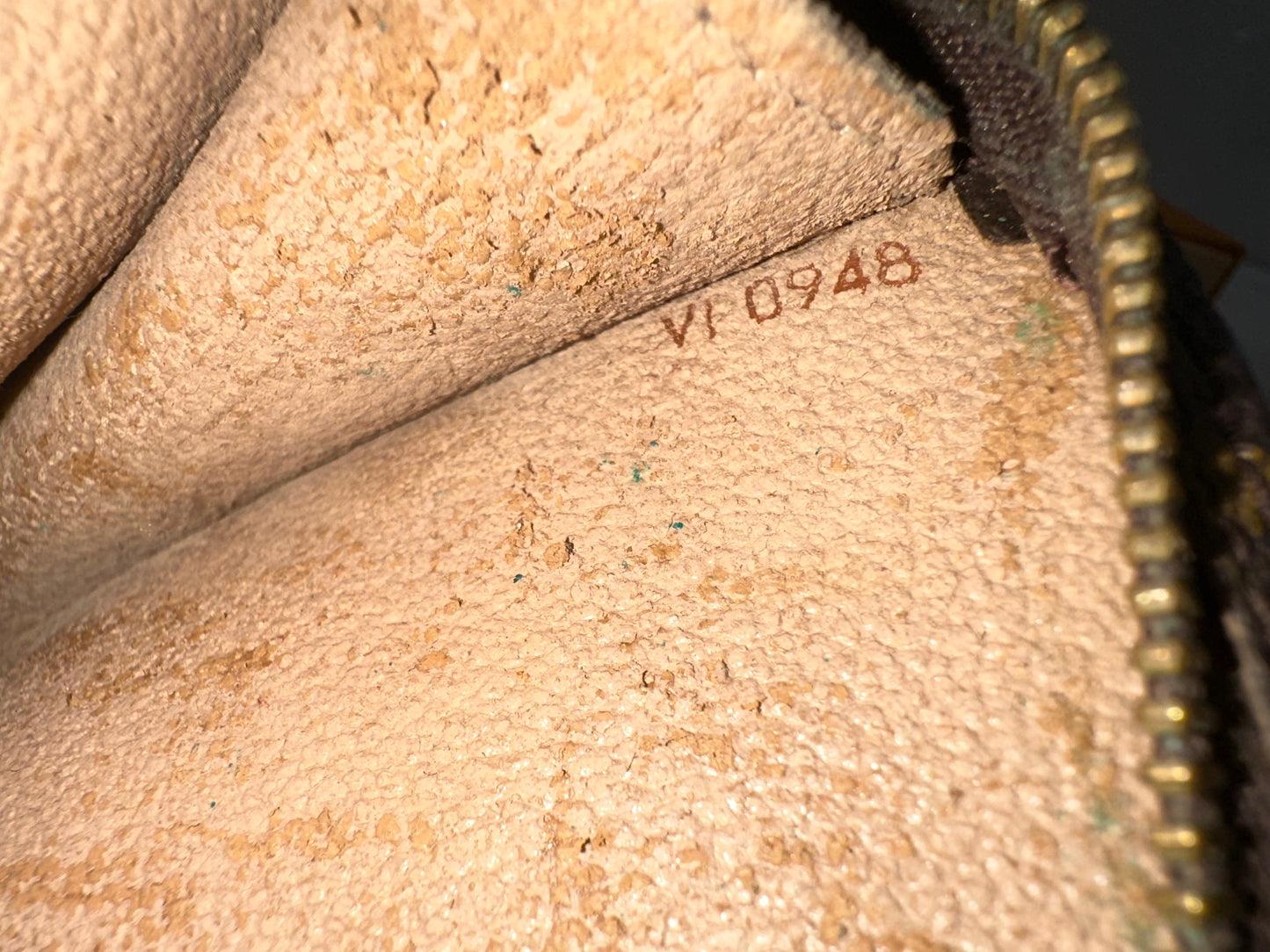 Louis Vuitton Pochette Bucket