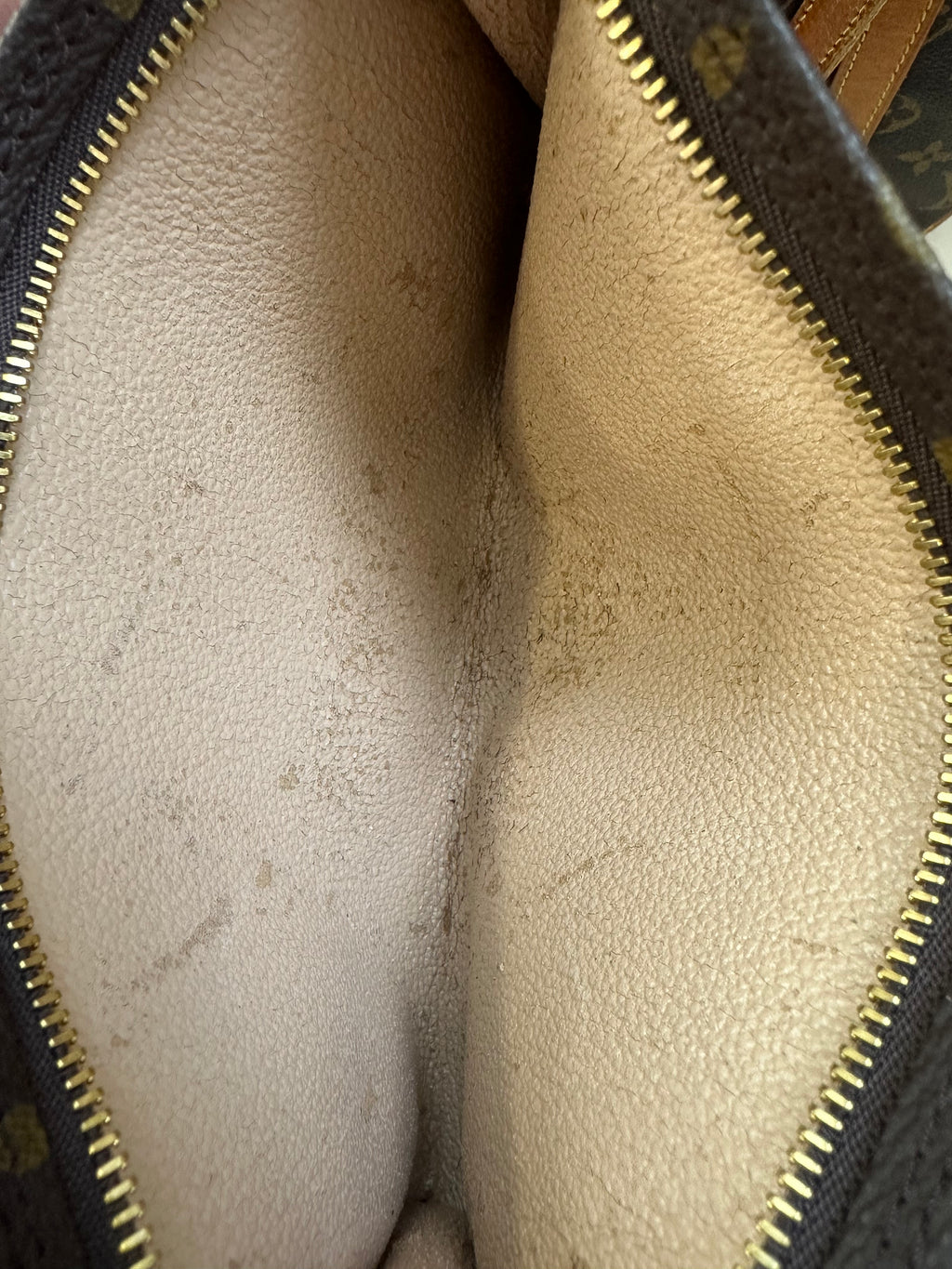 Louis Vuitton Bucket GM