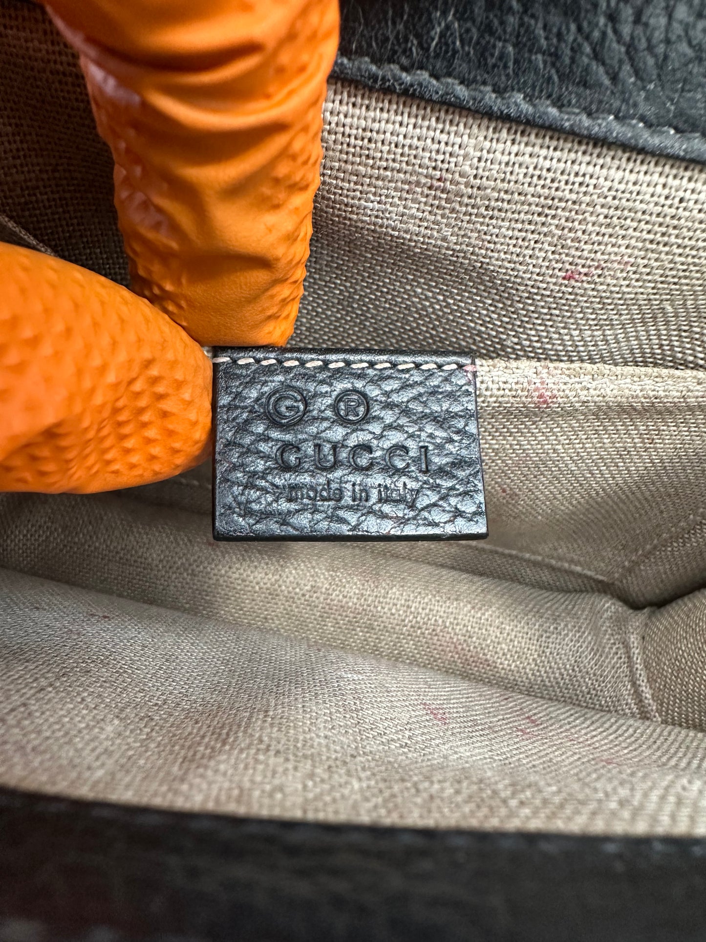 382996 - Gucci Interlocking
