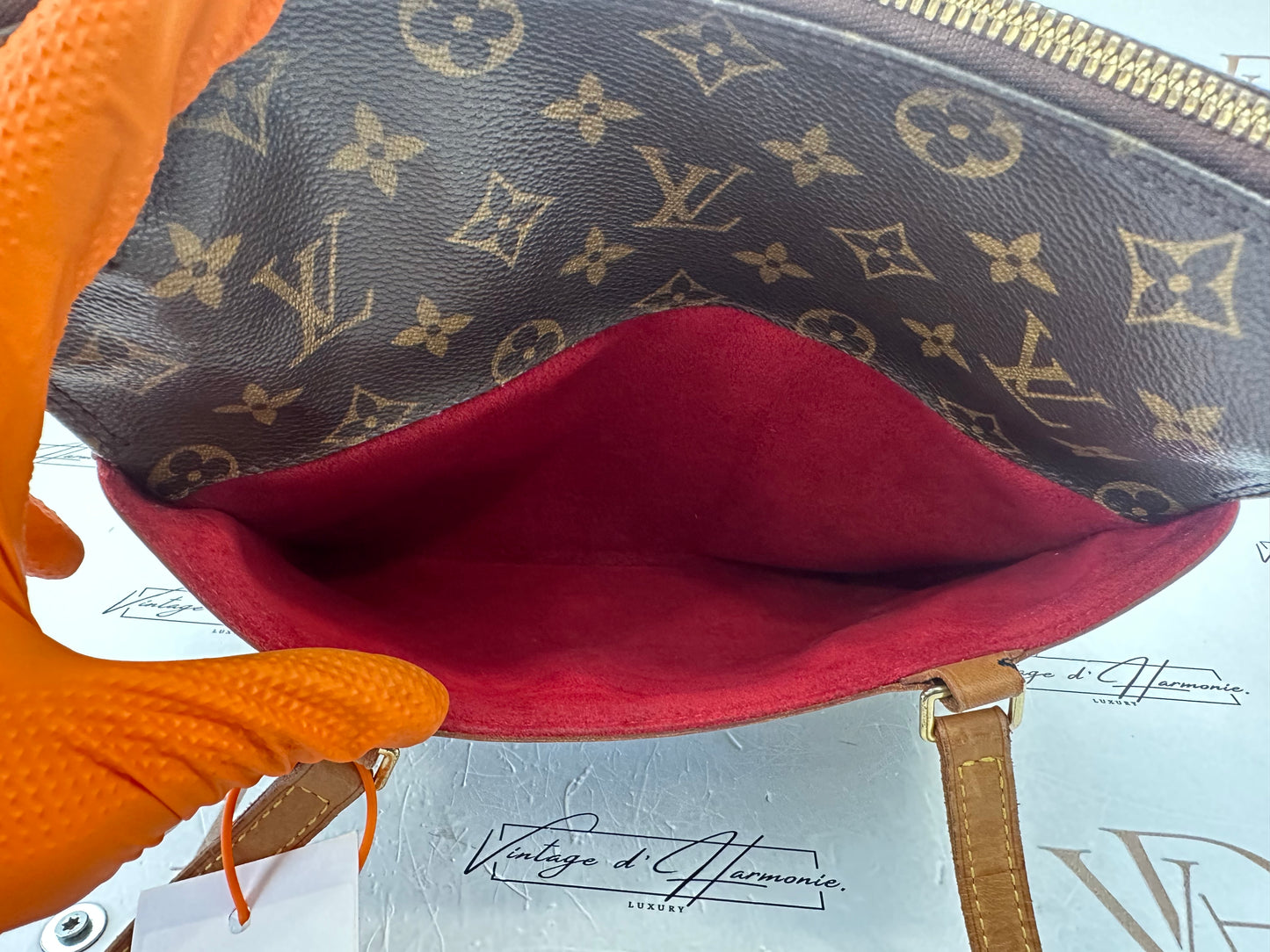 016920 - Louis Vuitton Coussin GM