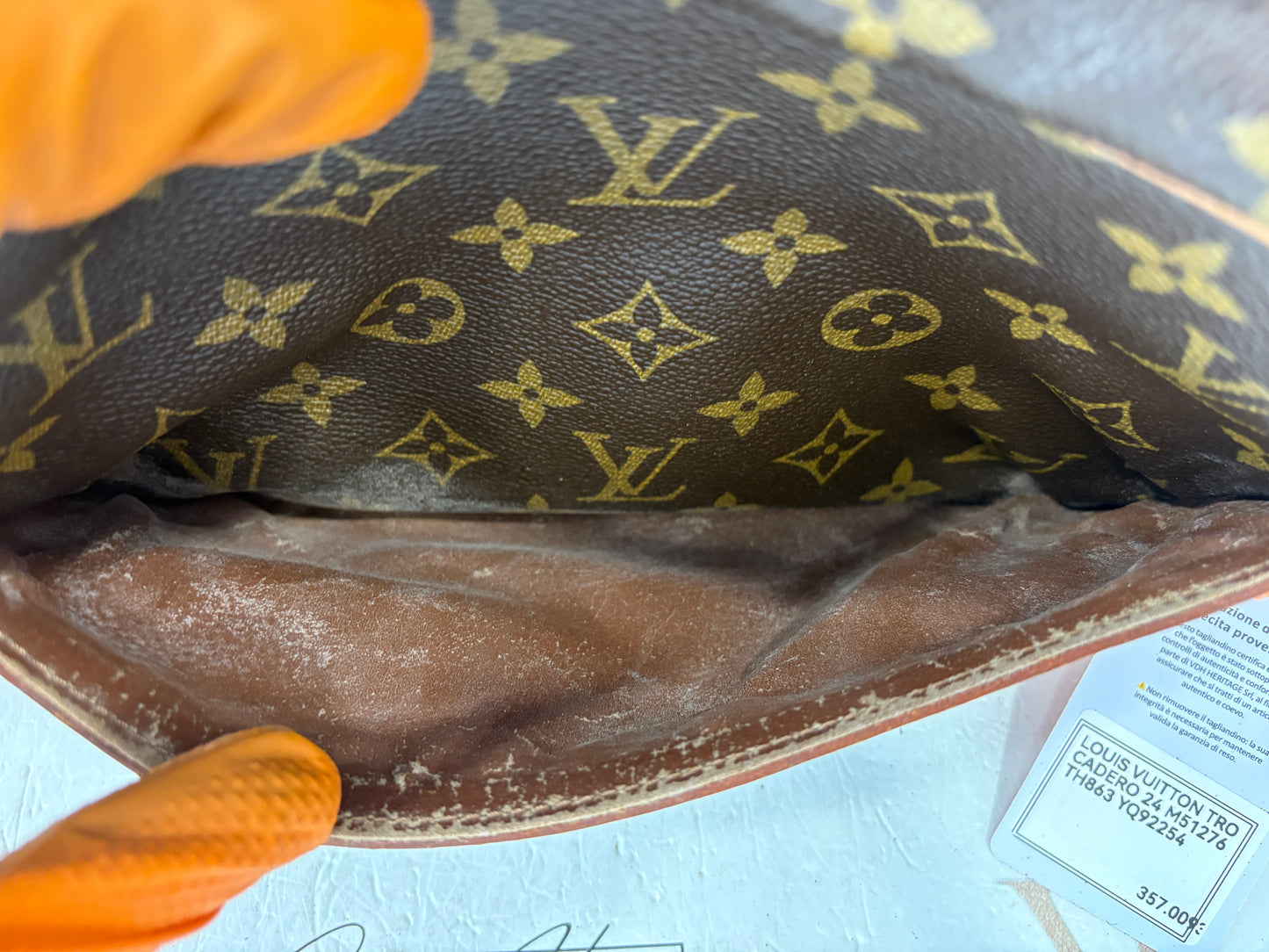 017021 - Louis Vuitton Trocadero 24