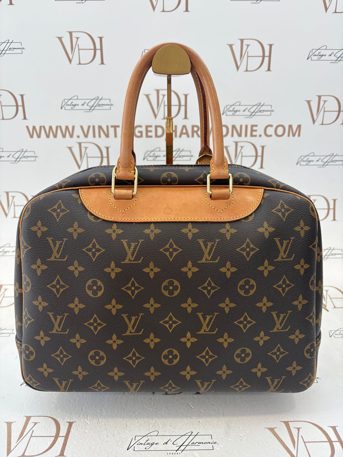 018318 - Louis Vuitton Deauville