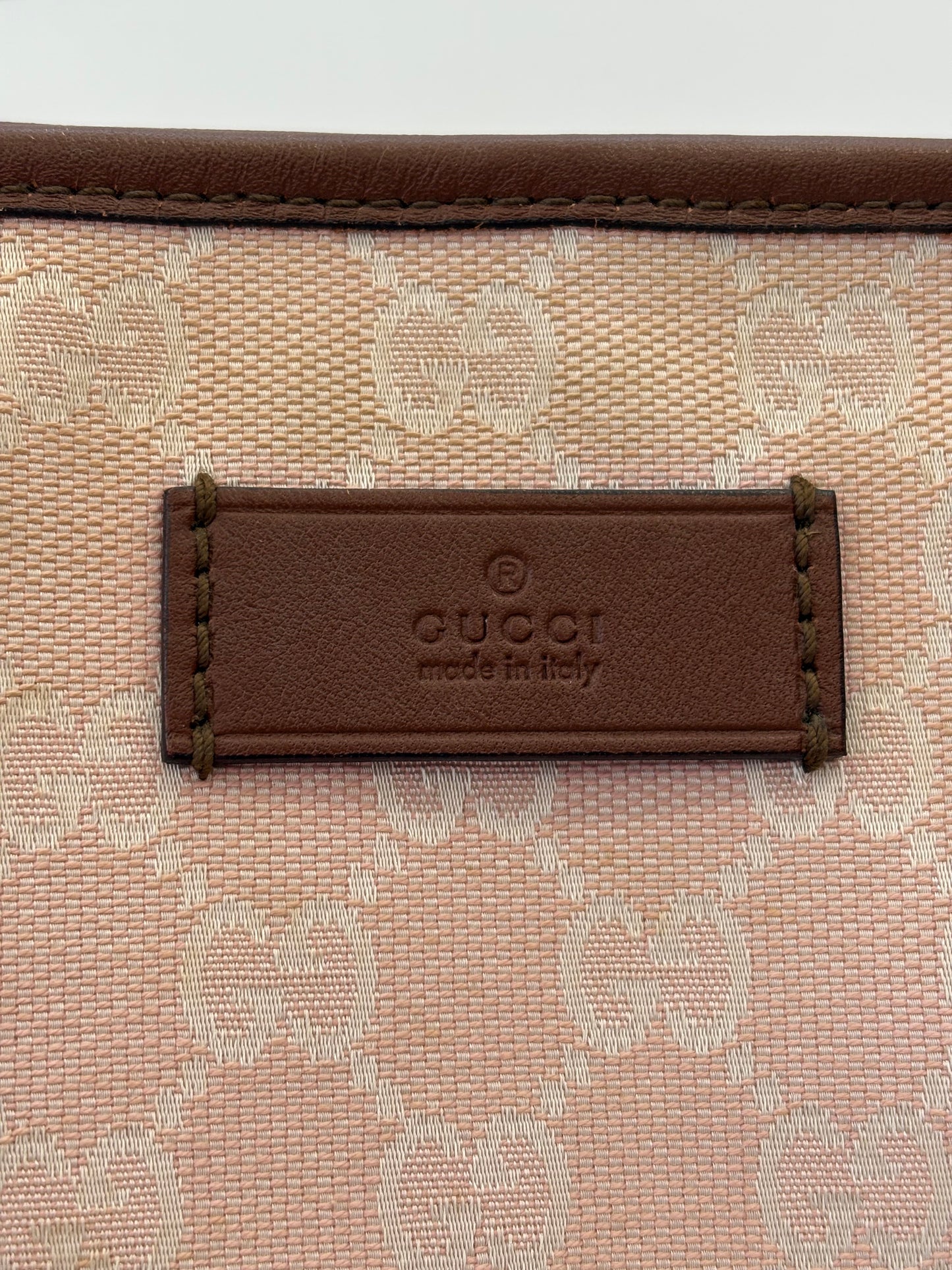 383802 - Gucci Pink