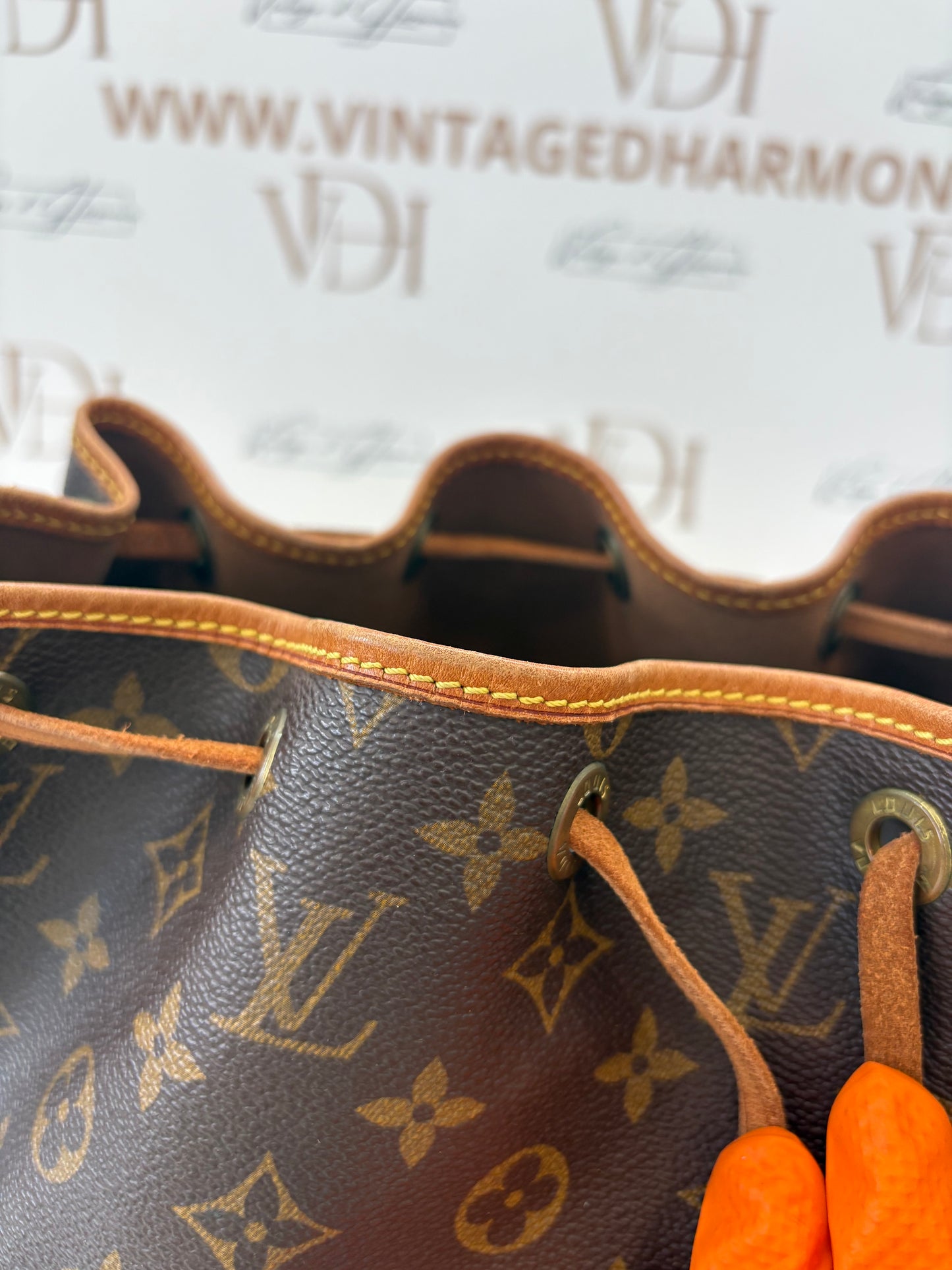 018524 - Louis Vuitton Petite Noé