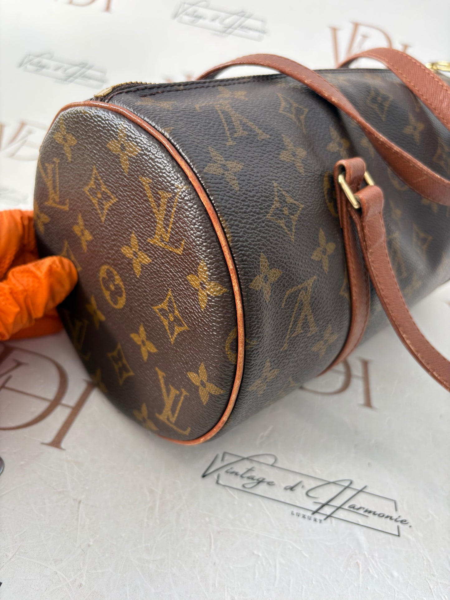 018995 - Louis Vuitton Papillon 30