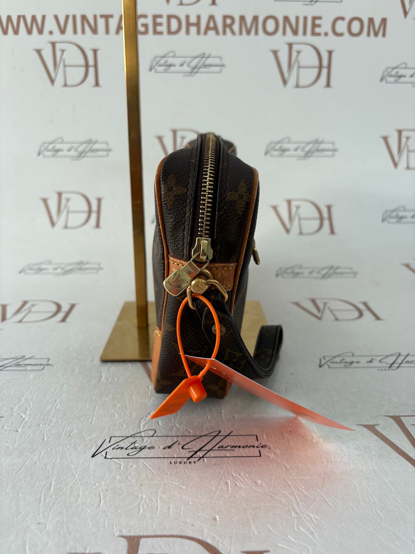 018939 - Louis Vuitton Dragonne GM