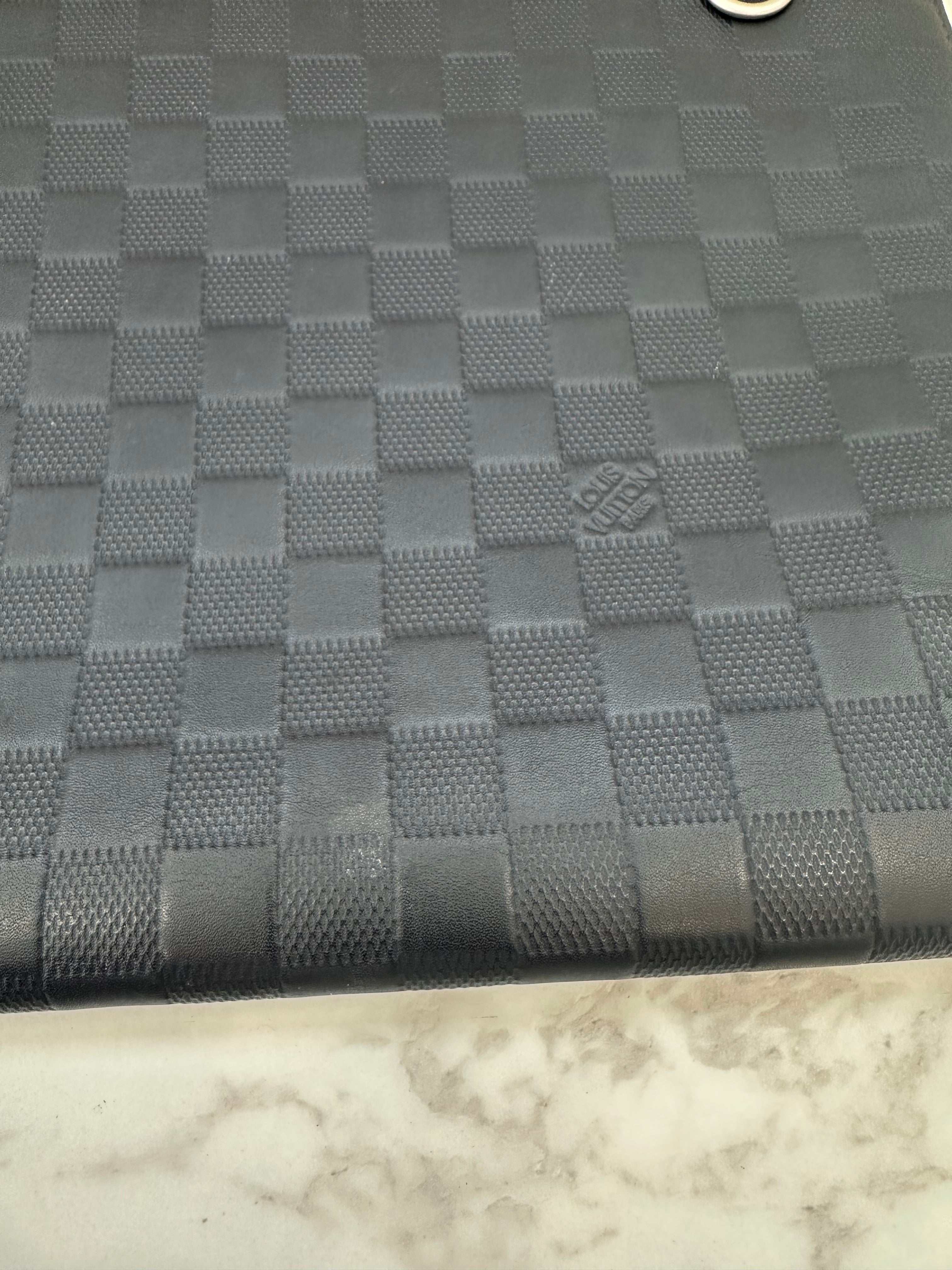 Louis Vuitton Damier infini Pochette discovery