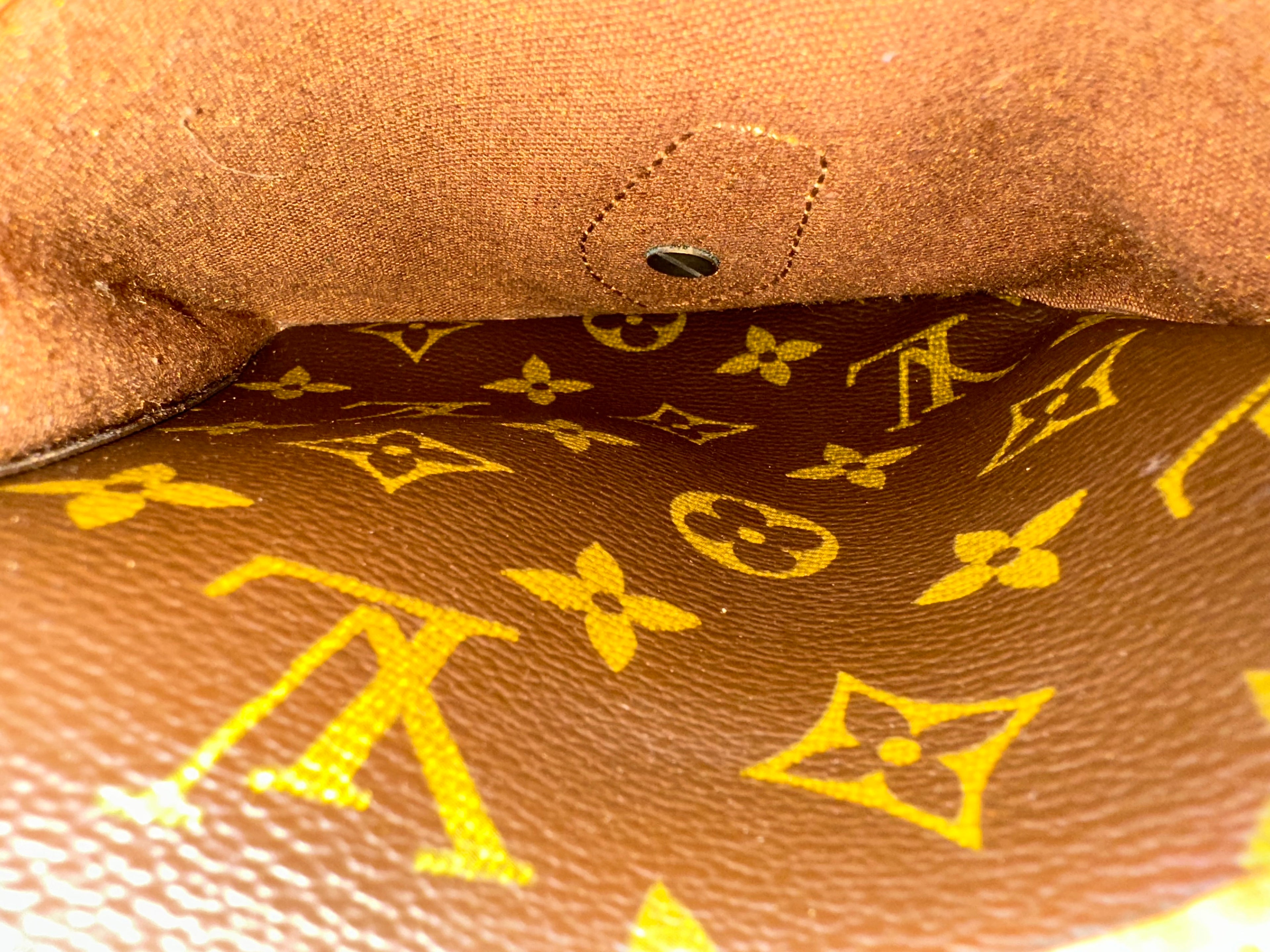 Louis Vuitton Gibeciere MM