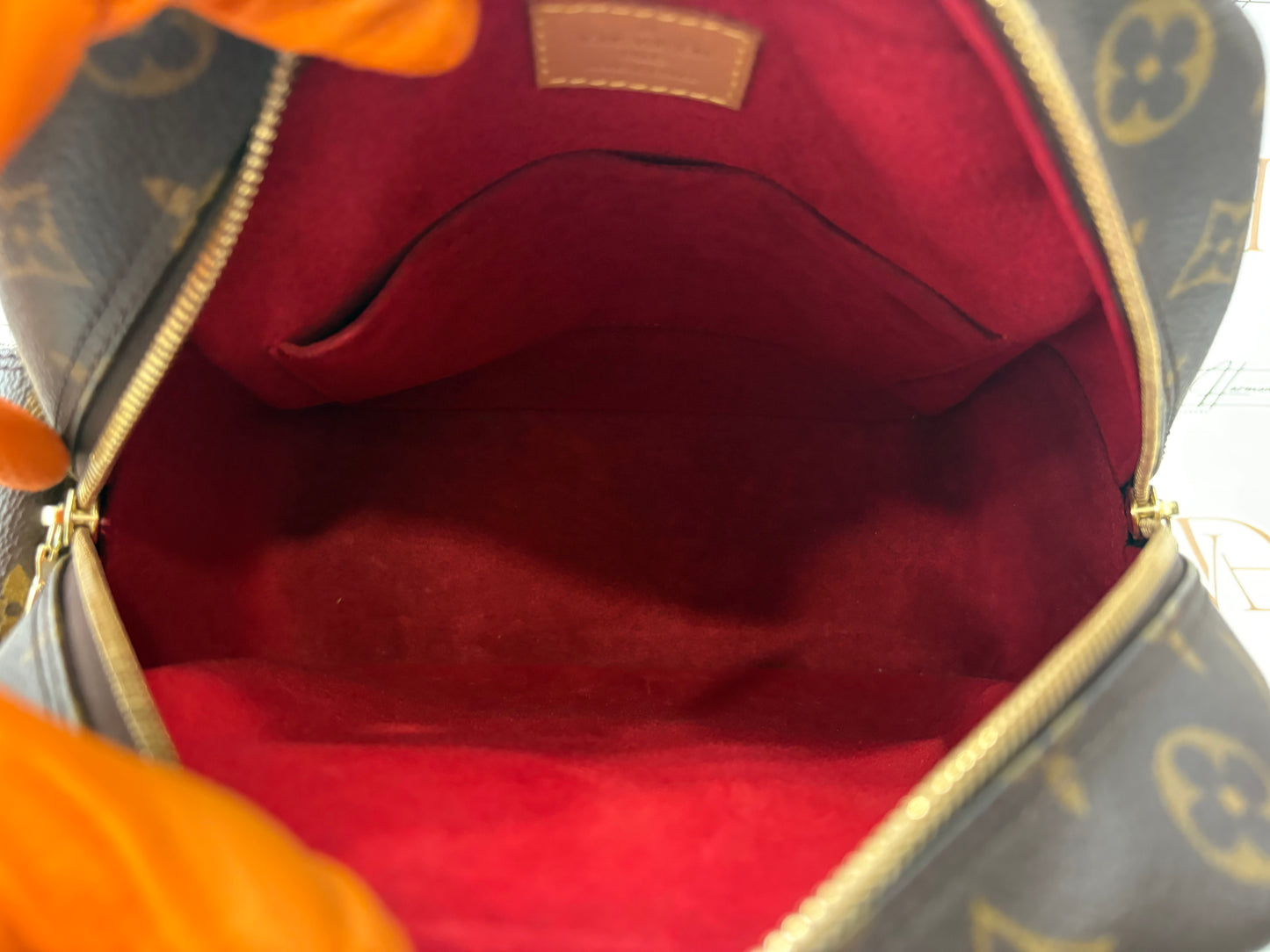 016930 - Louis Vuitton Excentricite