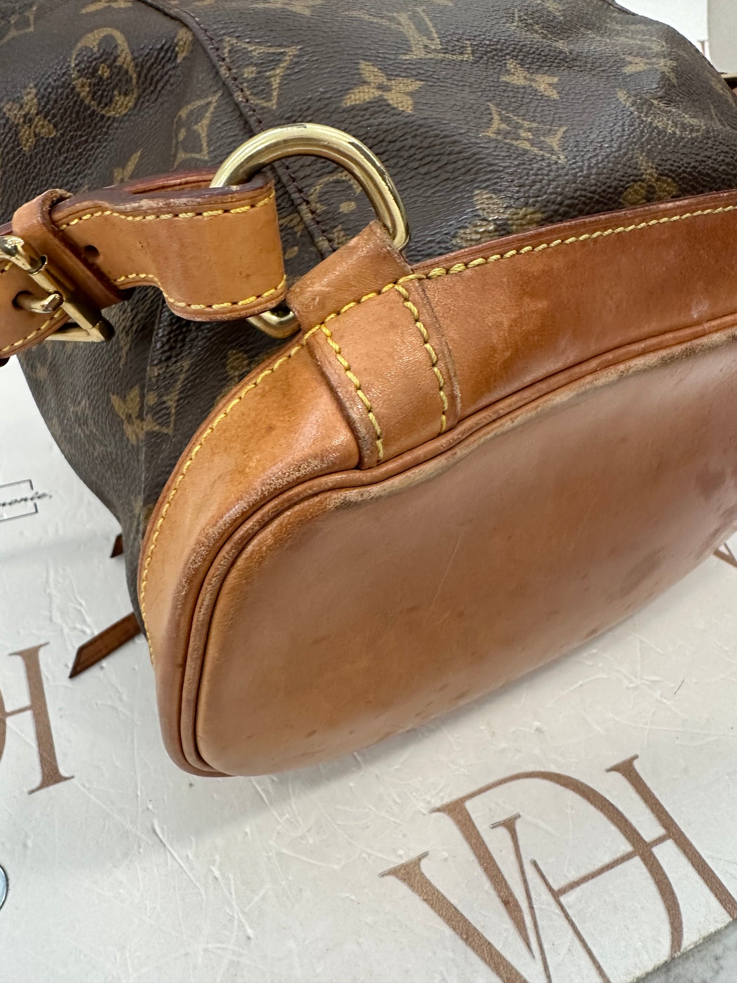017812 - Louis Vuitton Montsouris MM