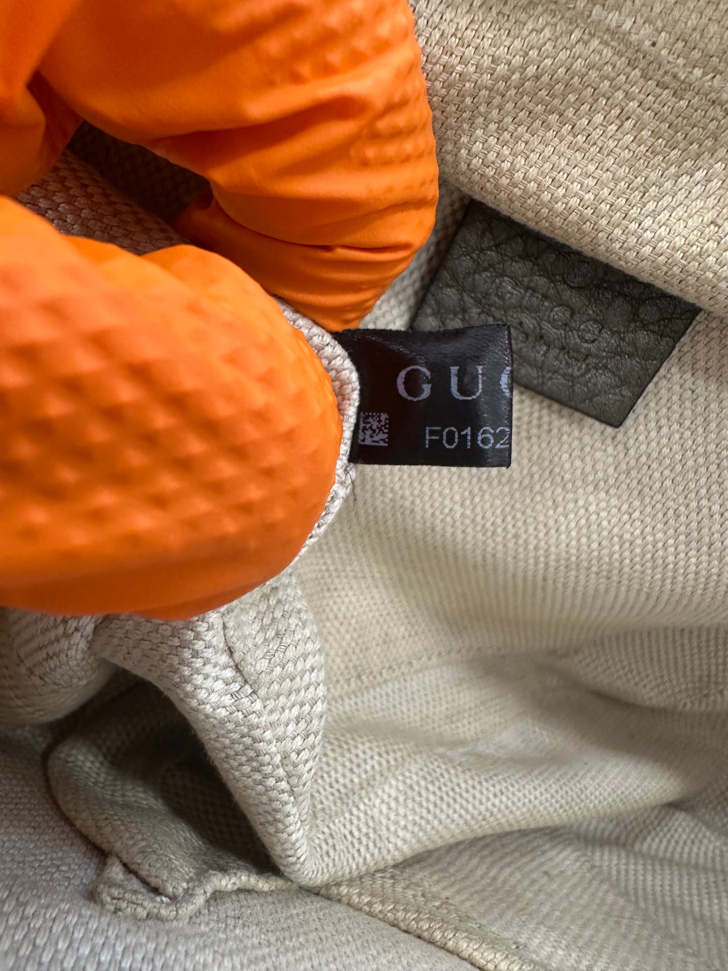 382466 - Gucci Soho