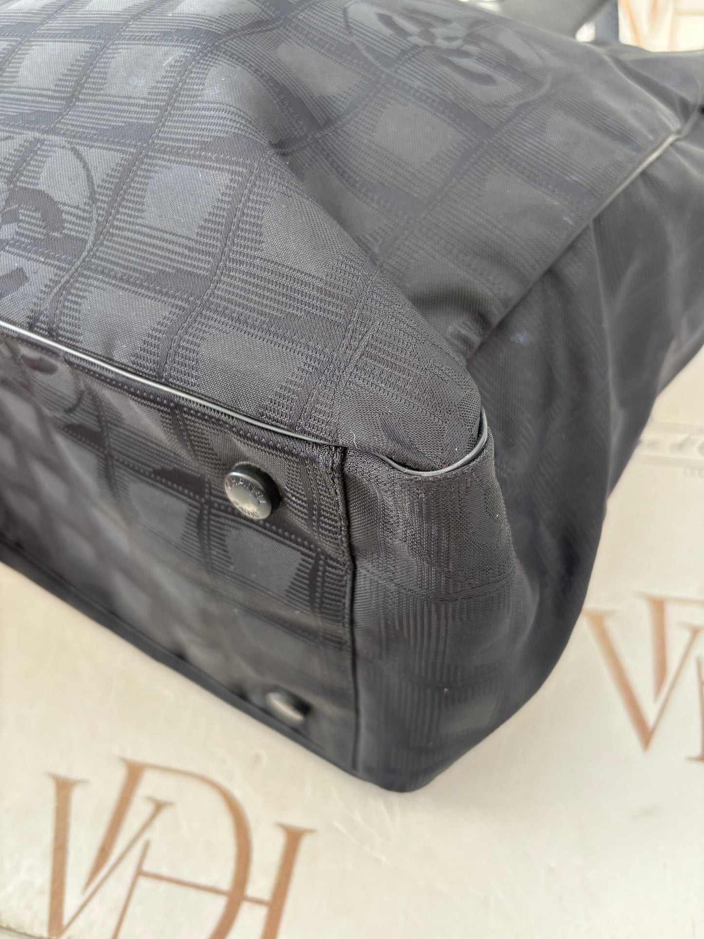 018922 - Chanel Black Jacquard