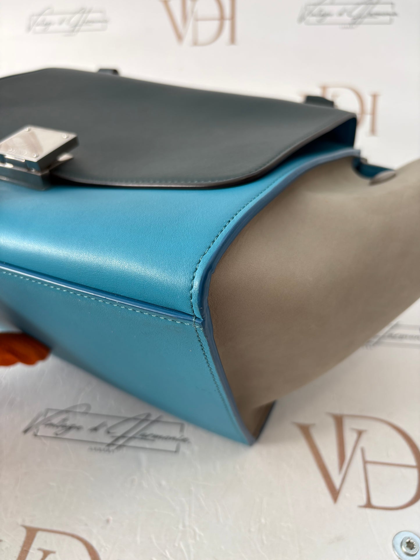 383732 - Céline Trapeze