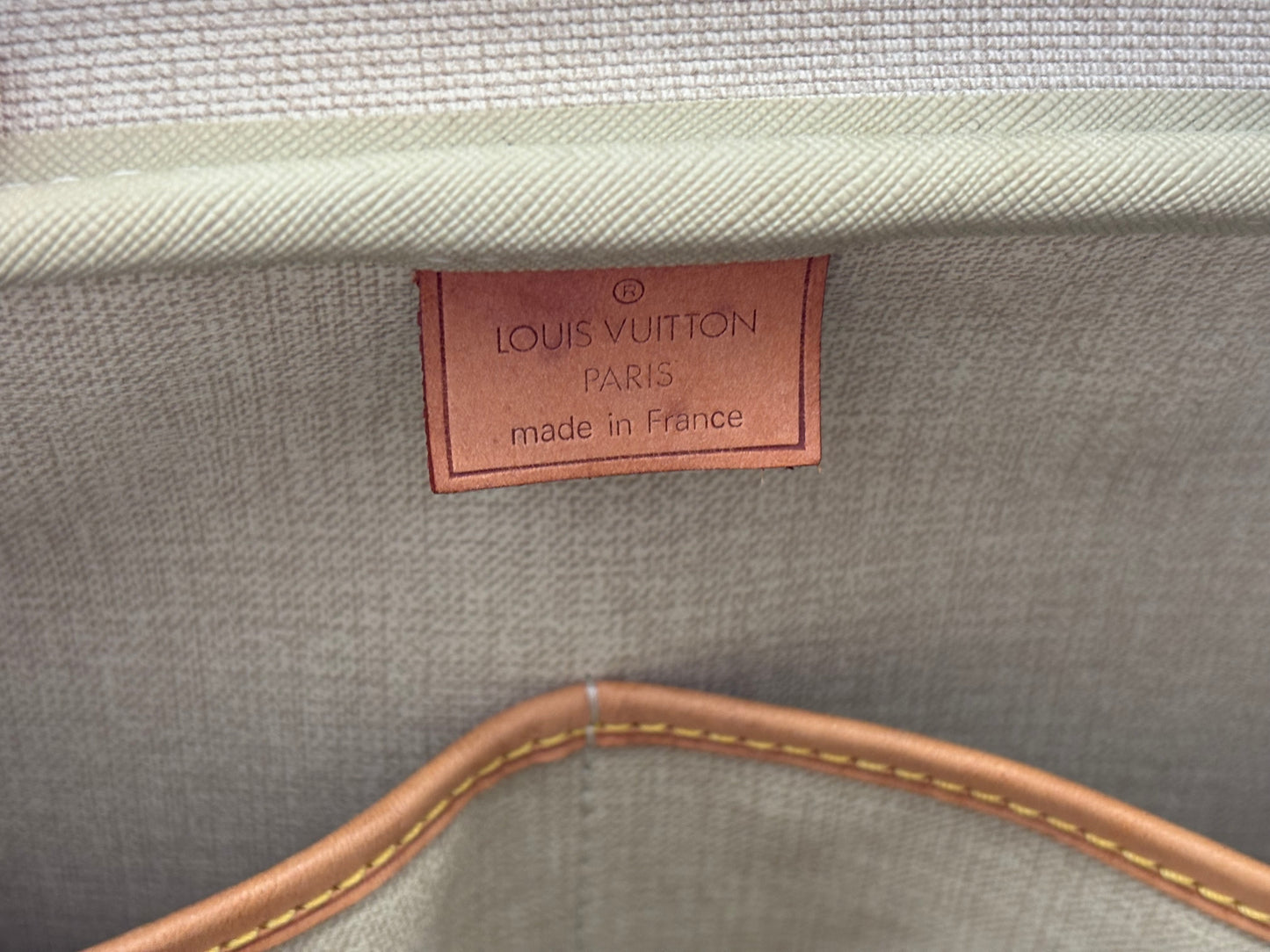 018379 - Louis Vuitton Deauville