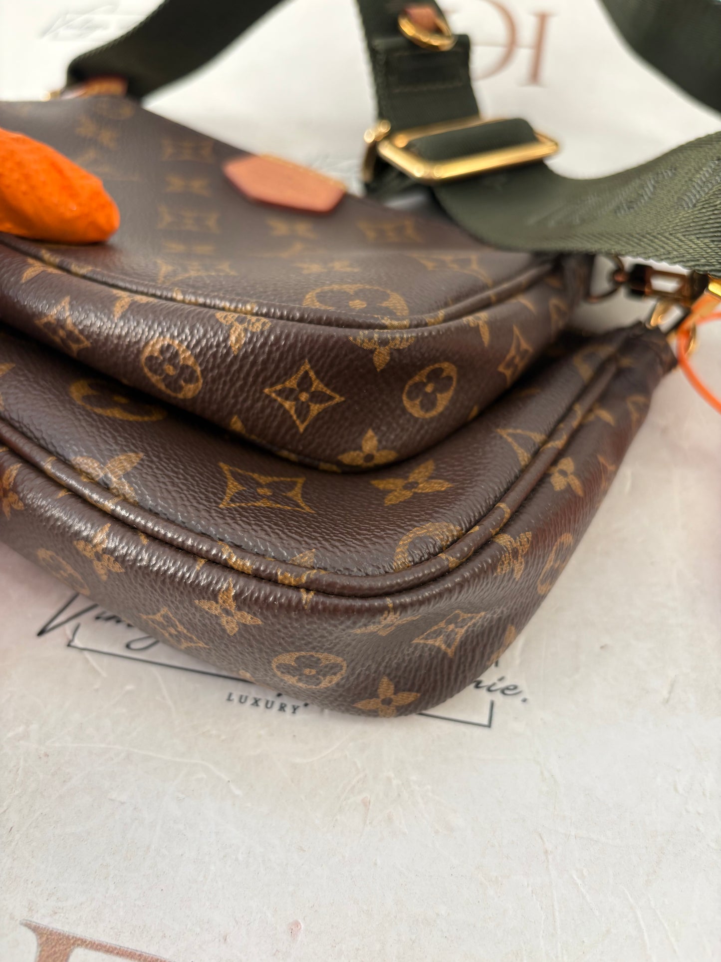 383614 - Louis Vuitton Multipochette