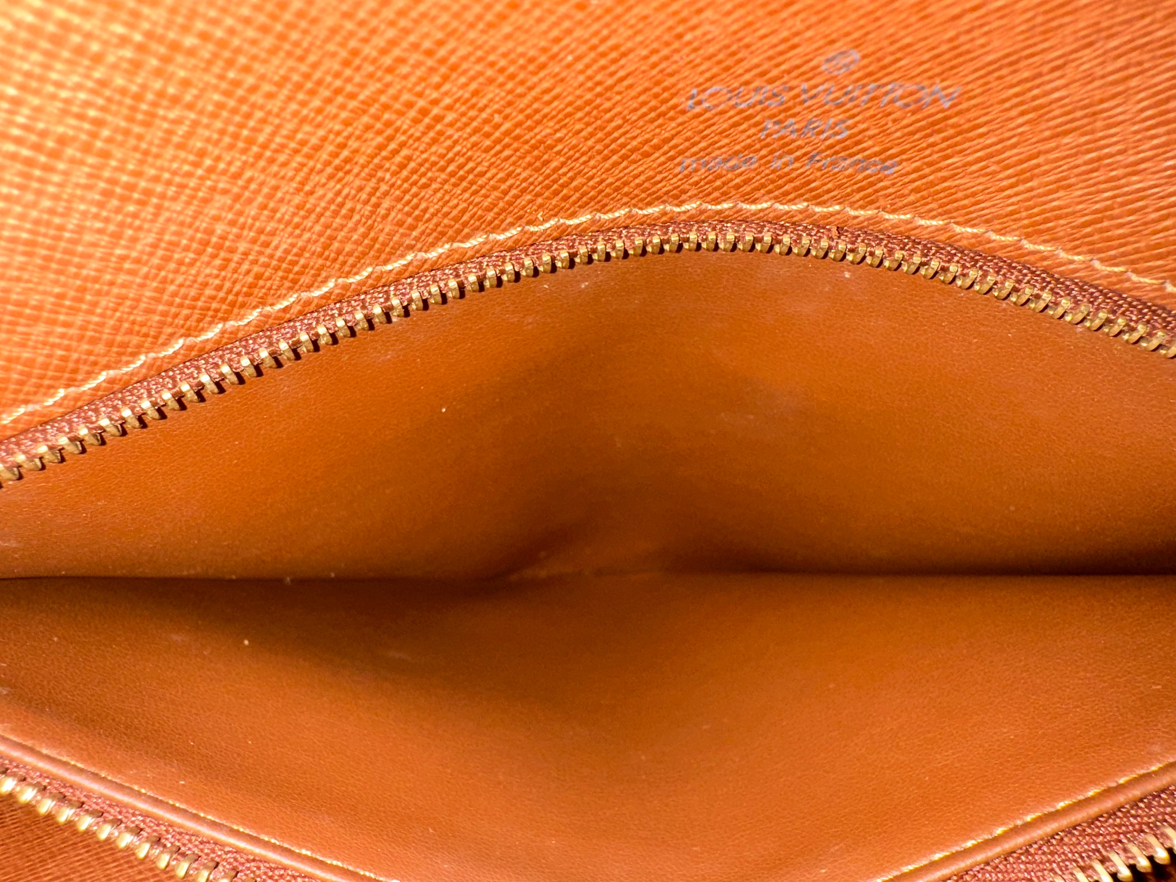 Louis Vuitton Monceau 28