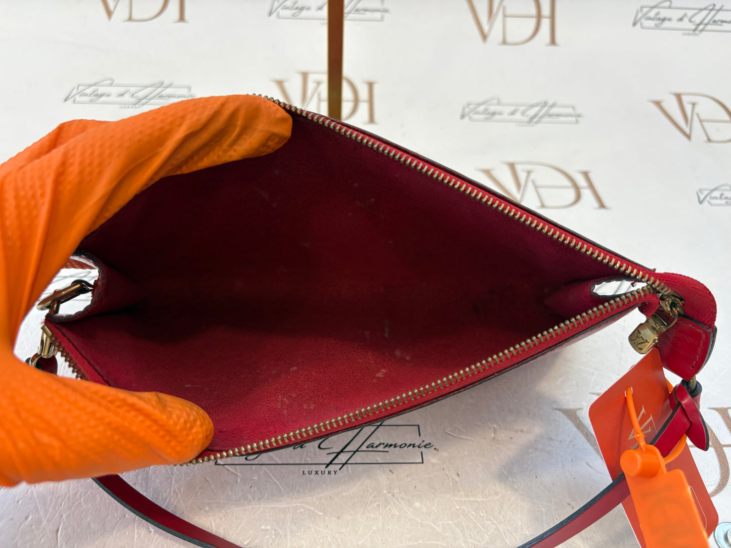 018383 - Louis Vuitton Pochette Accessoires