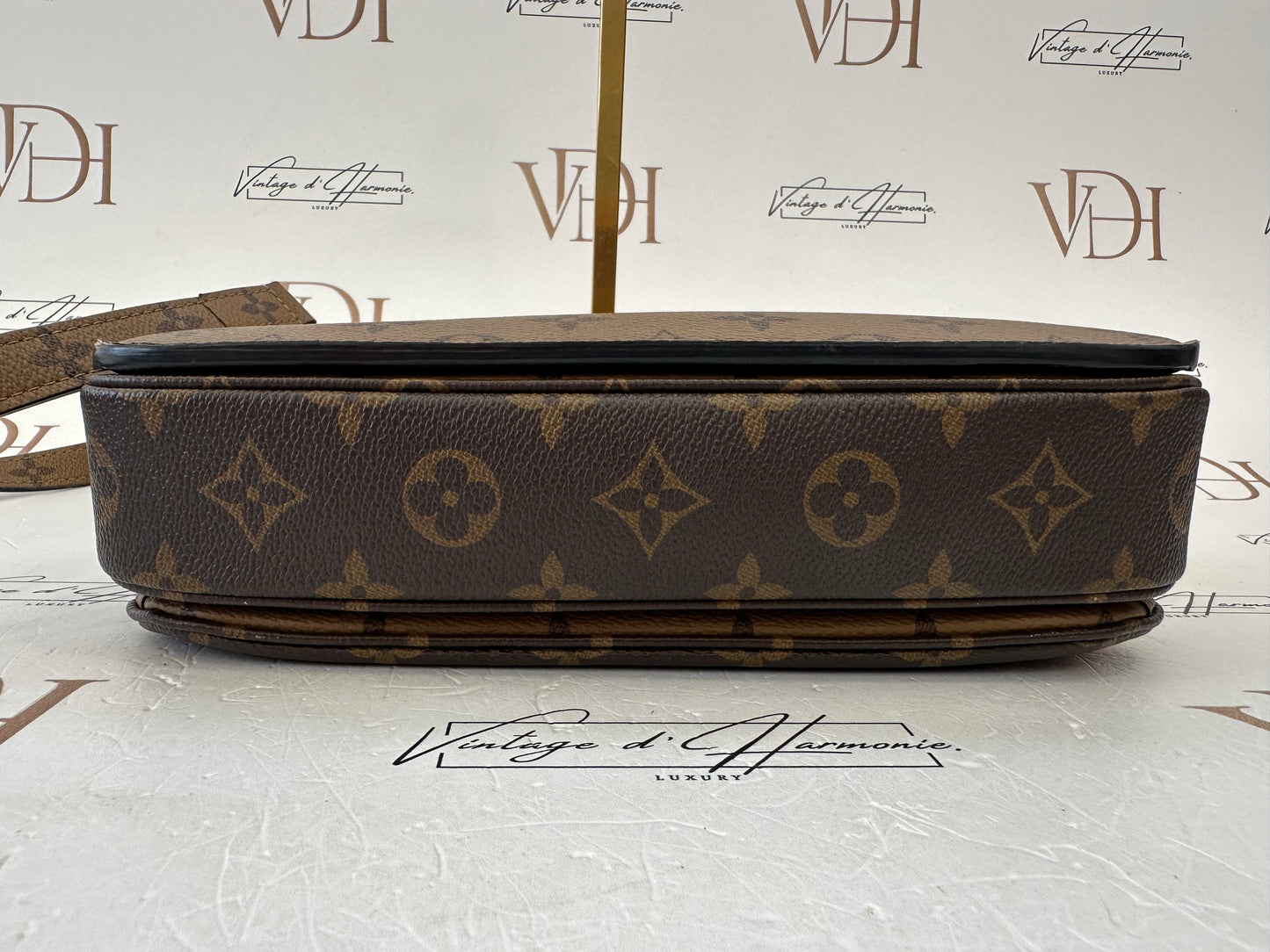 102326 - Louis Vuitton Metis Reverse