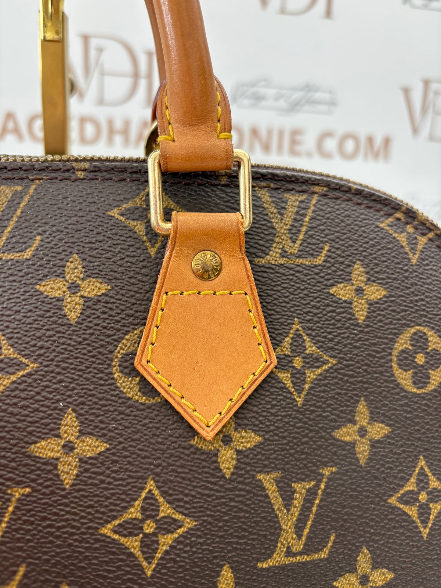 018850 - Louis Vuitton Alma