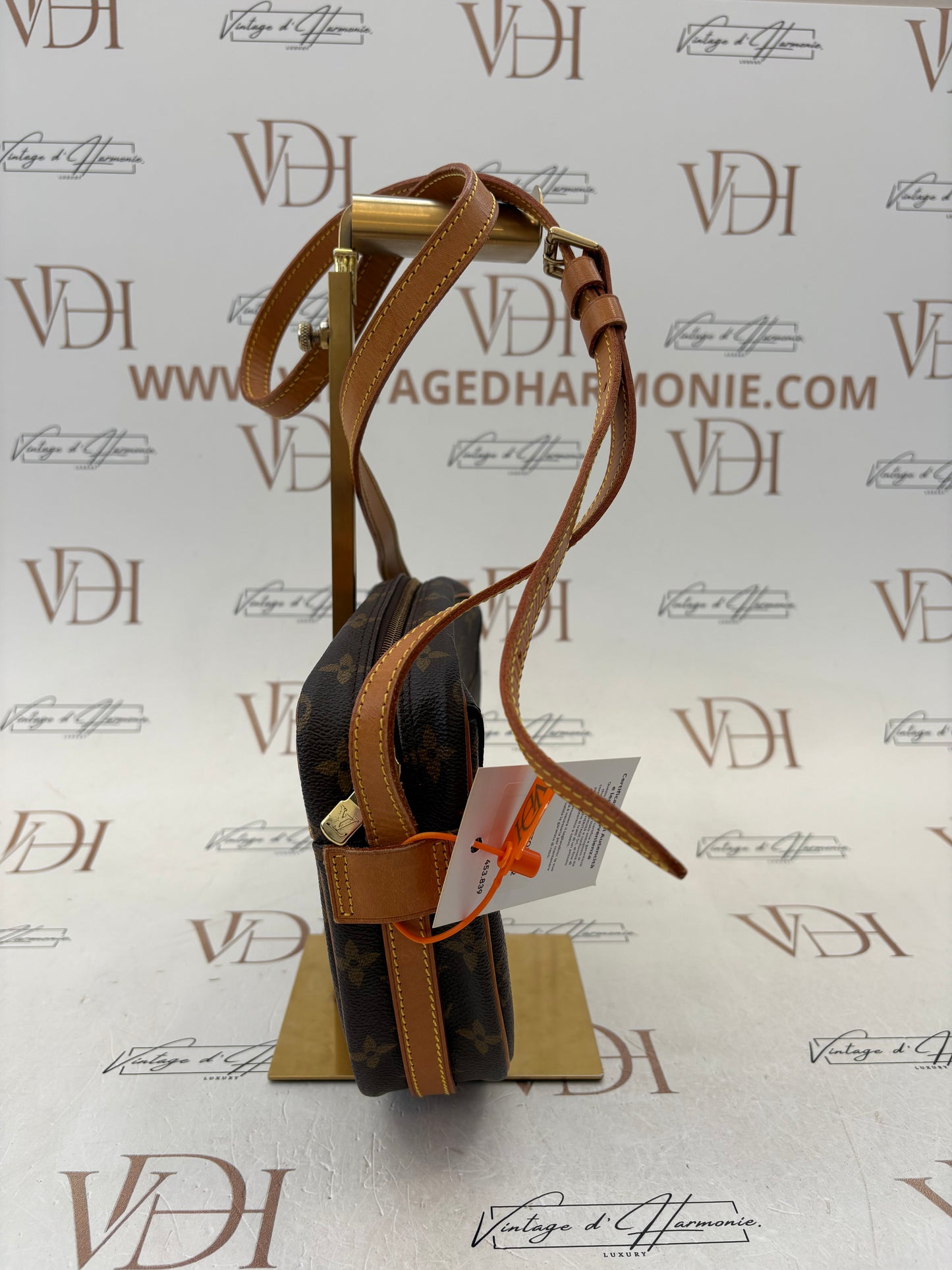 018713 - Louis Vuitton Jeune Fille