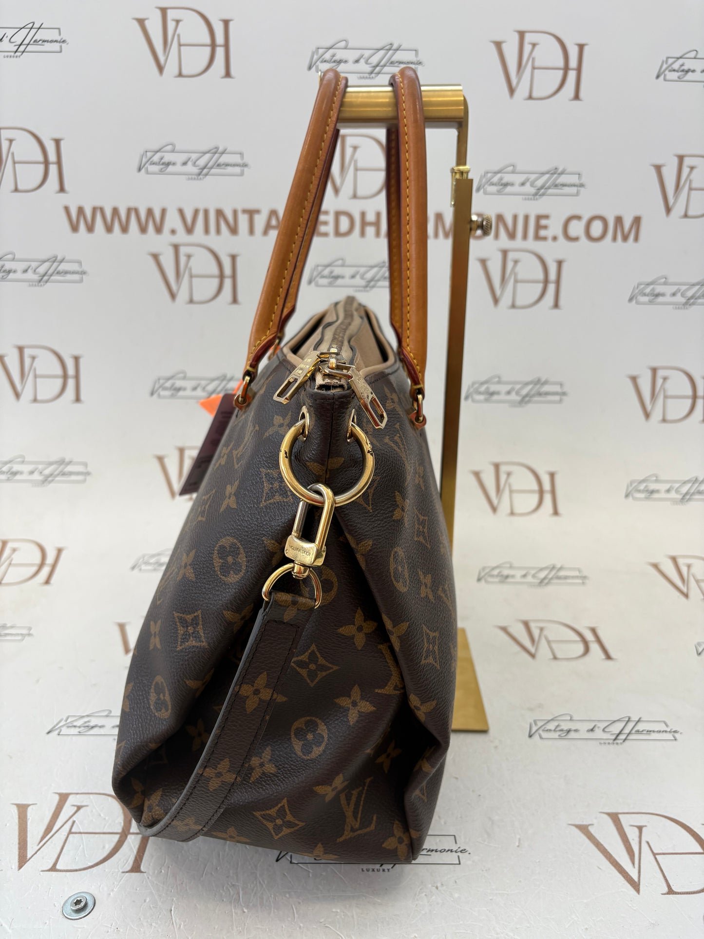 201587 - Louis Vuitton Pallas