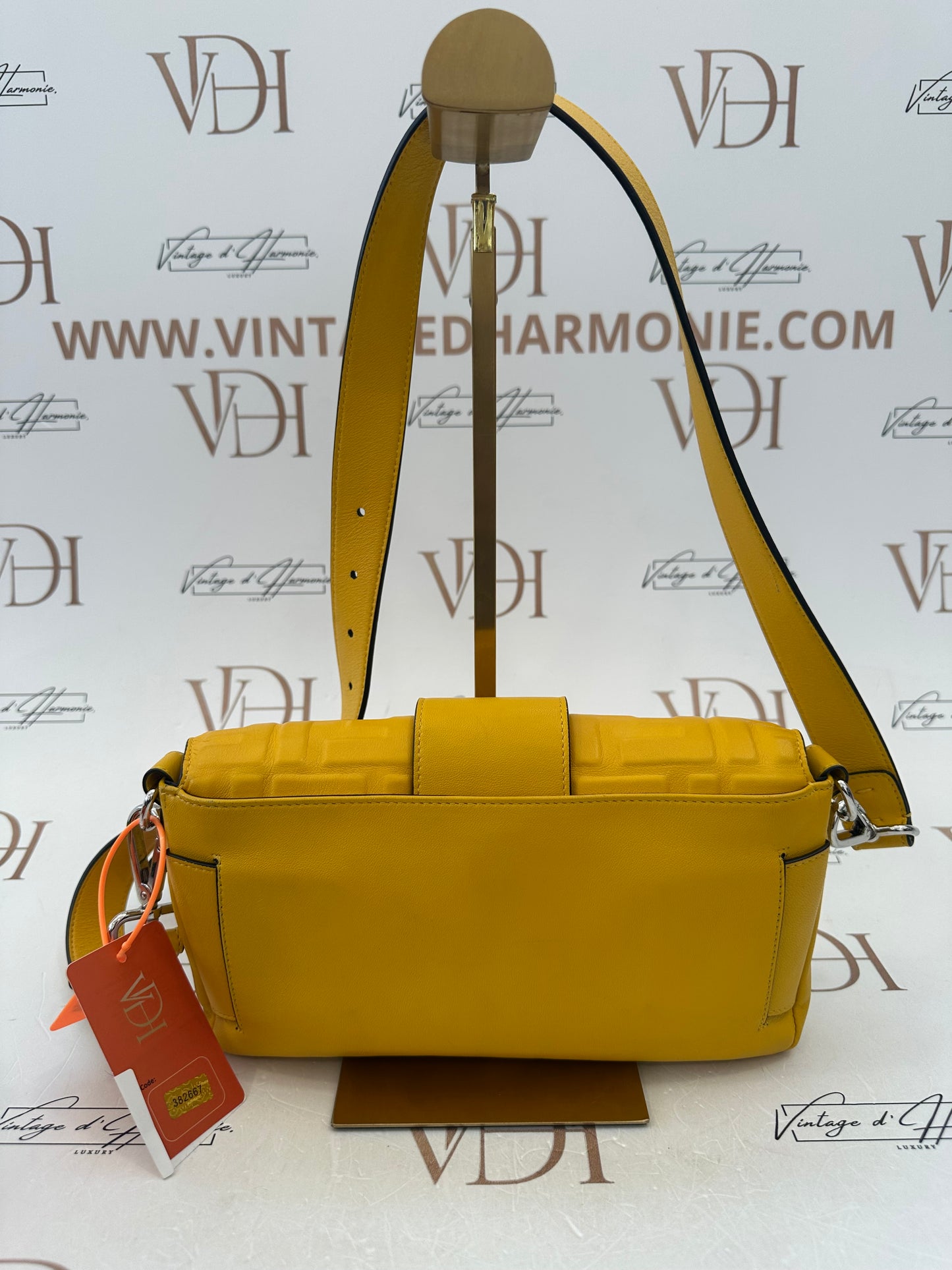 382667 - Fendi Baguette