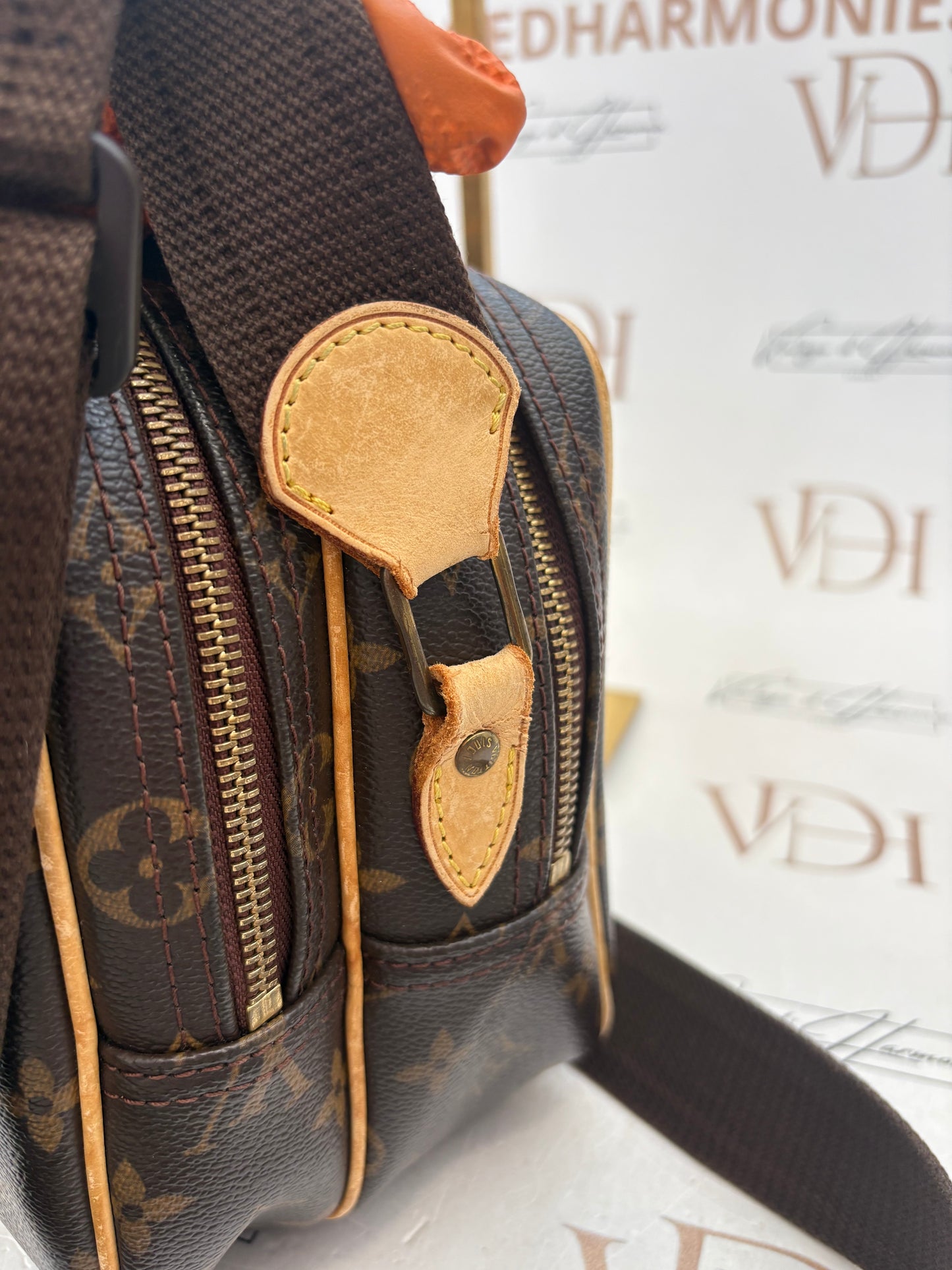018692 - Louis Vuitton Reporter PM