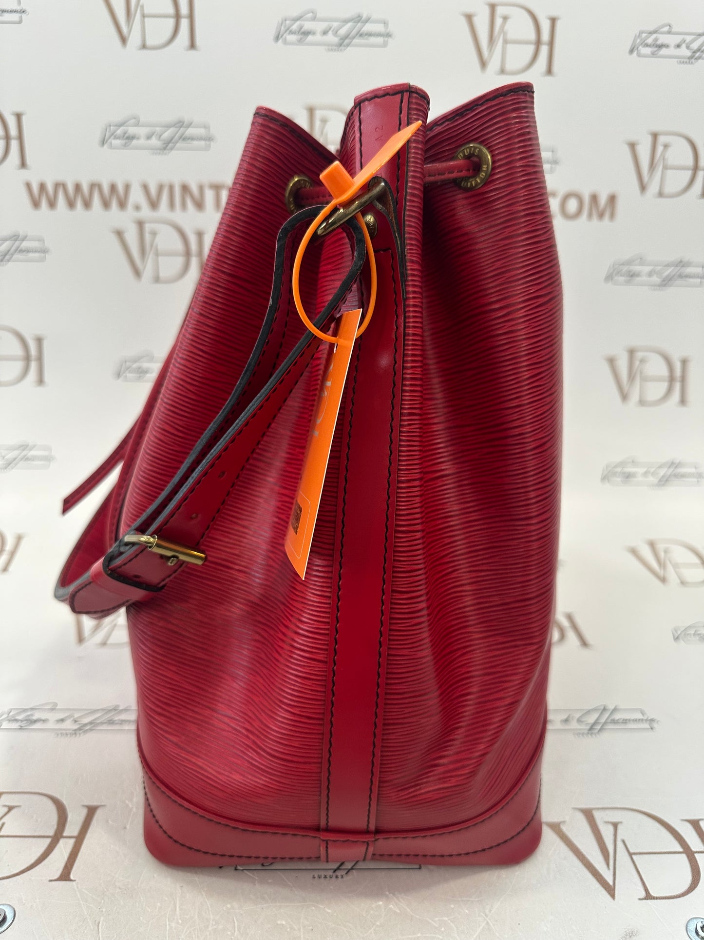 017924 - Louis Vuitton Red Epi