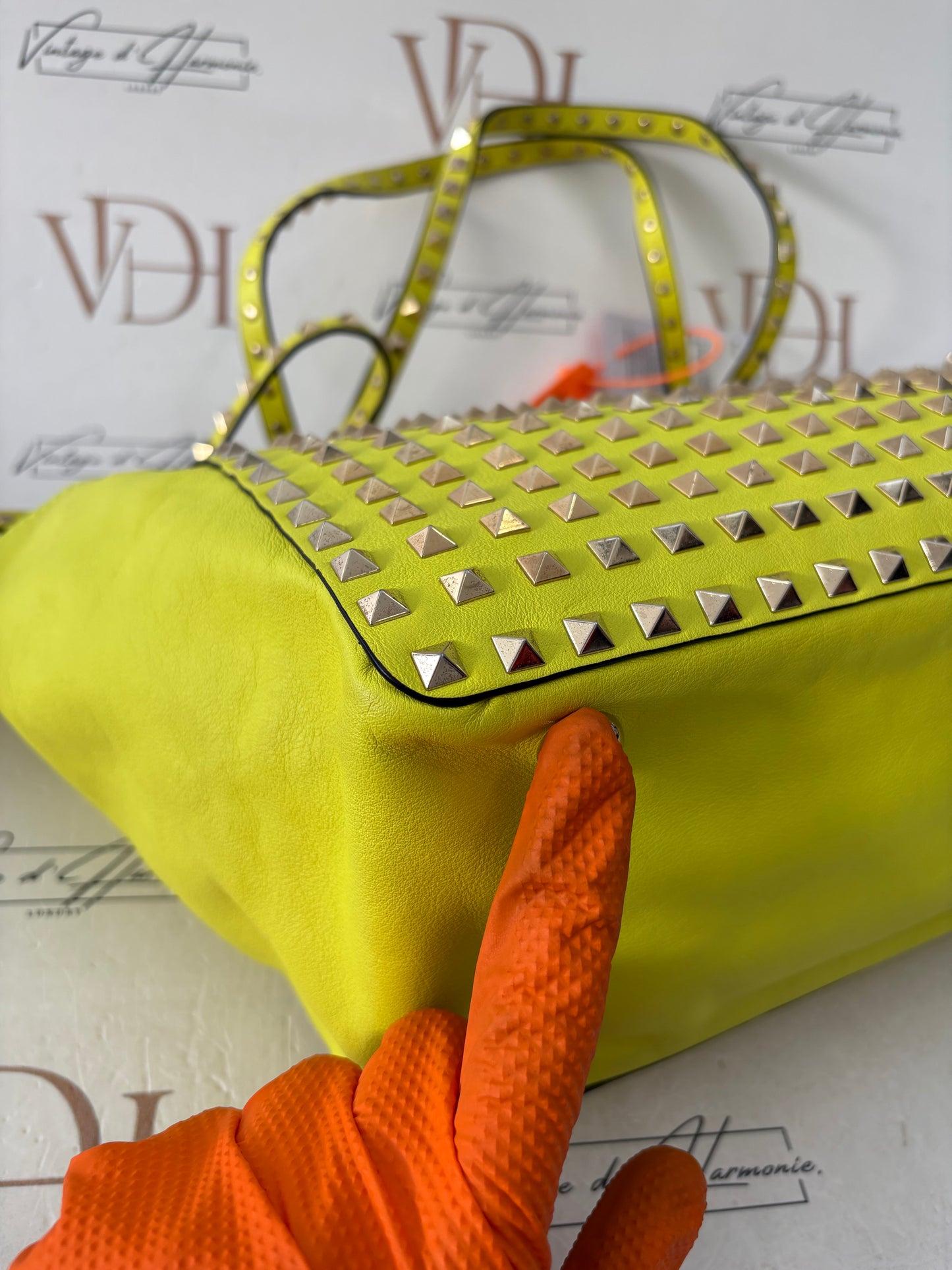 383783 - Valentino Rockstud