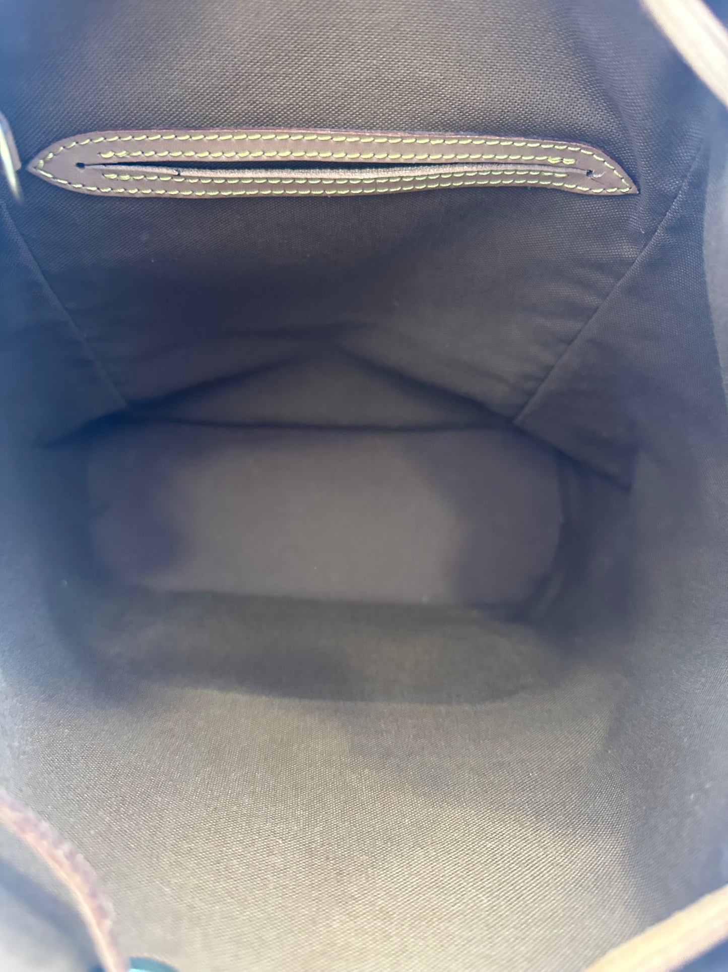 017837 - Louis Vuitton Montsouris MM