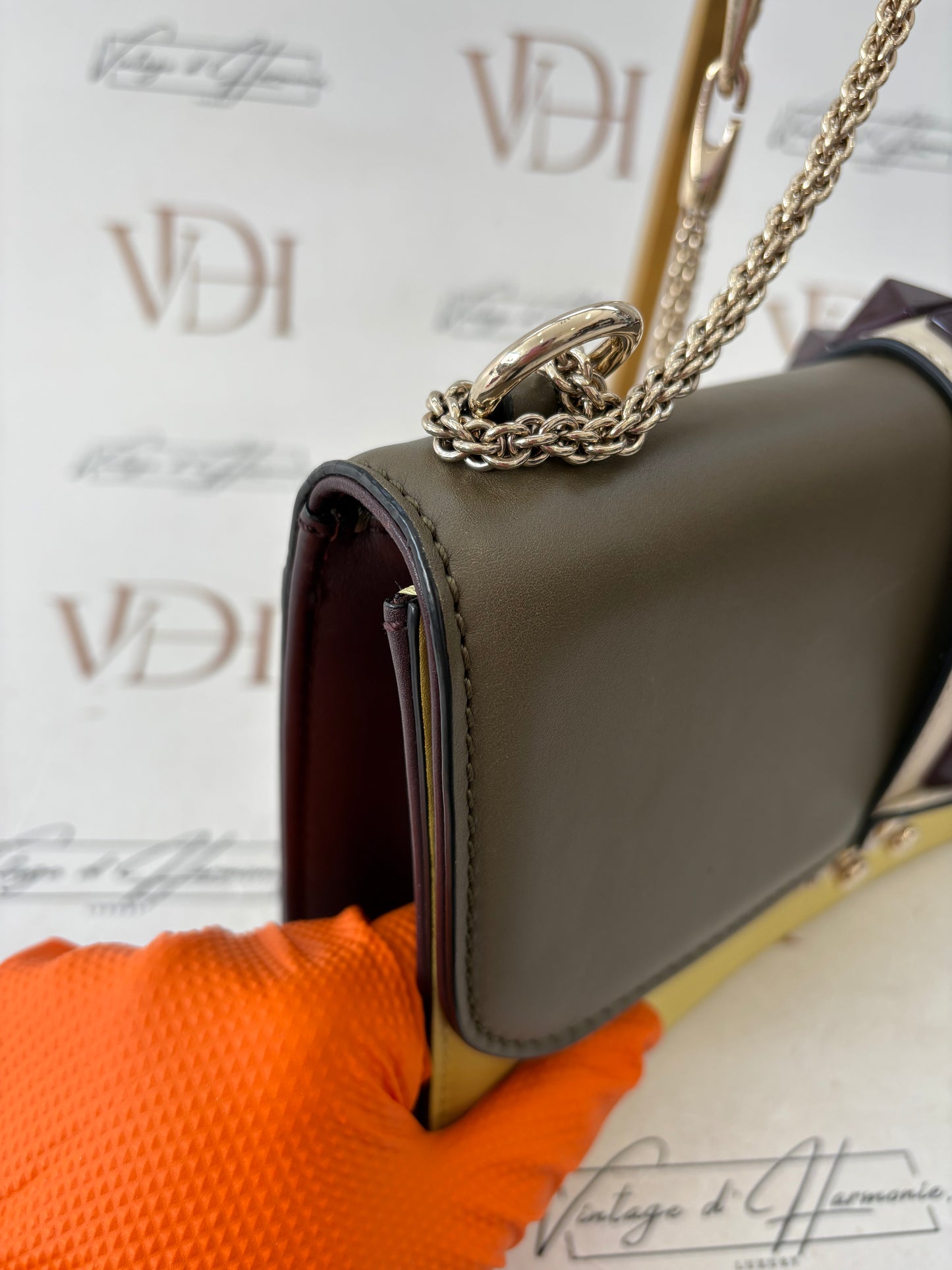 383475 - Valentino Glam Lock