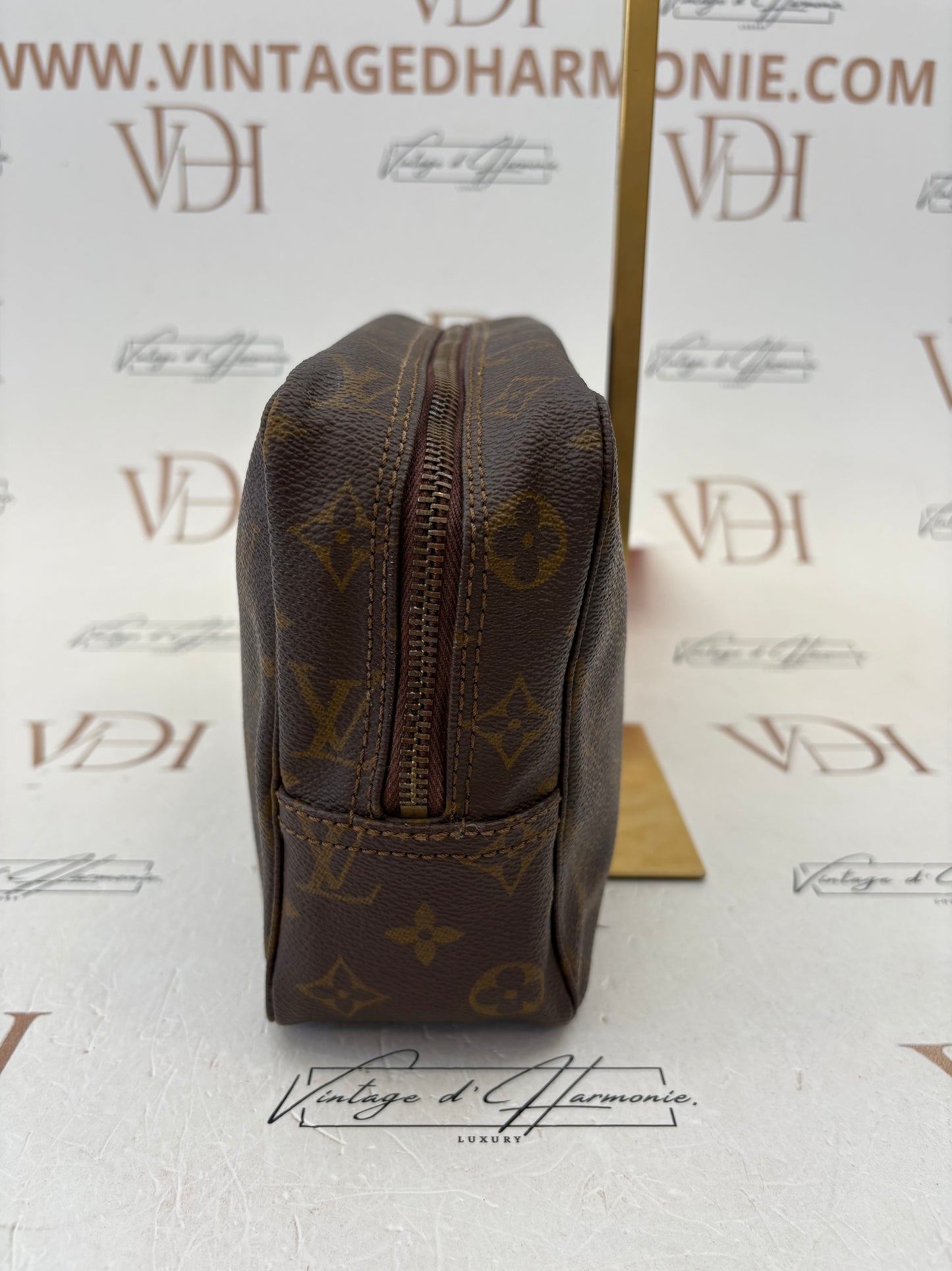 017737 - Louis Vuitton Trousse Toilette 28