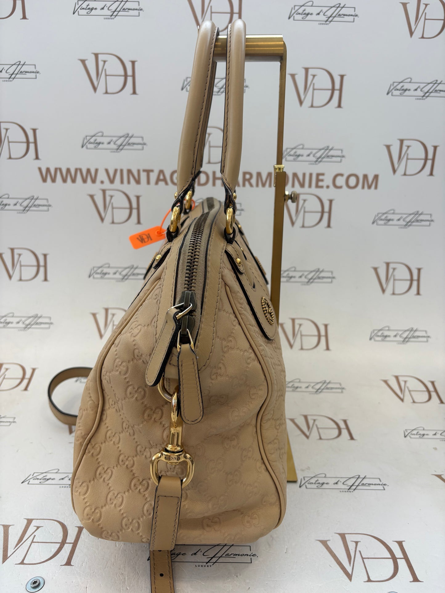 201441 - Gucci Beige