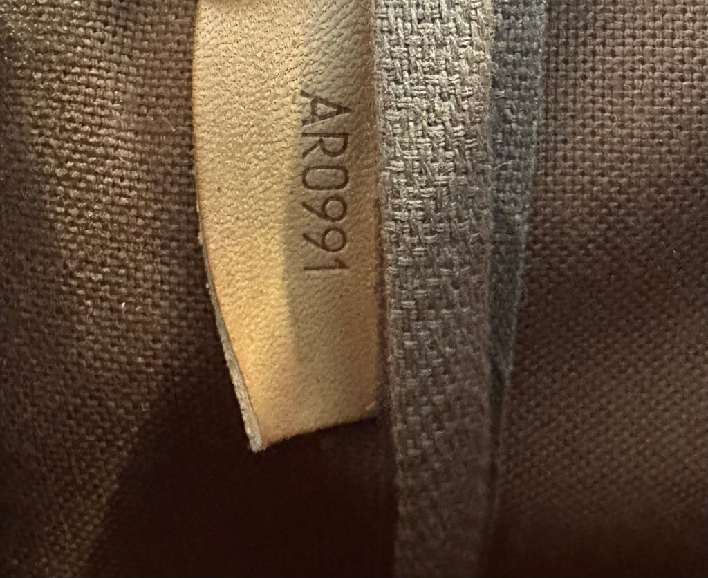 Louis Vuitton Gibeciere MM