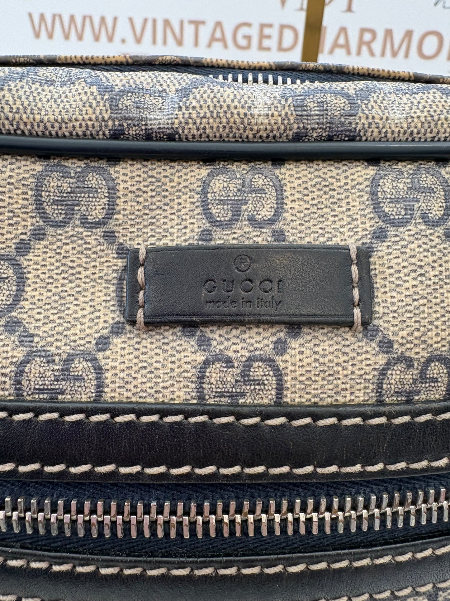383243 - Gucci GG Supreme