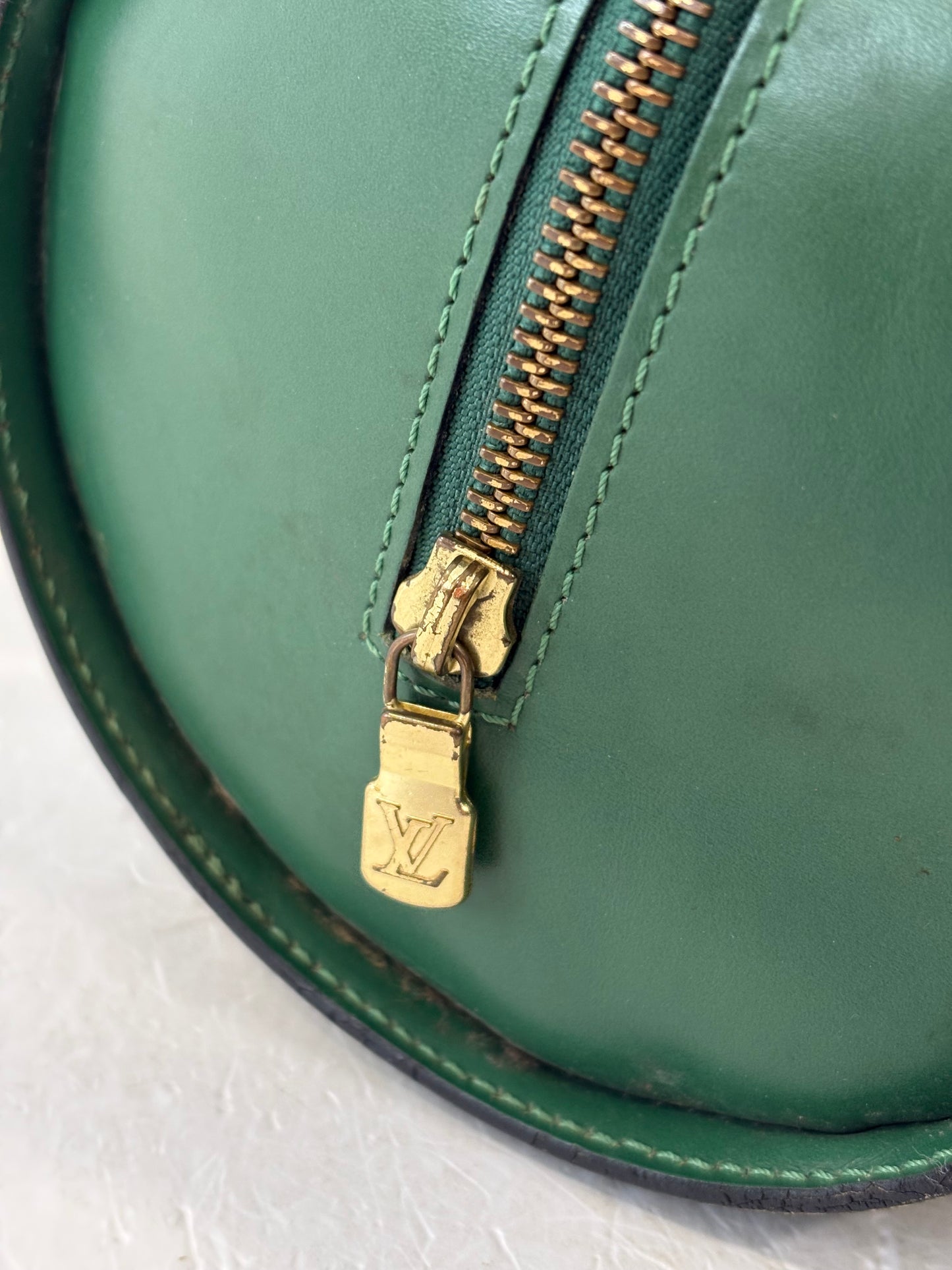 018206 - Louis Vuitton Green Epi