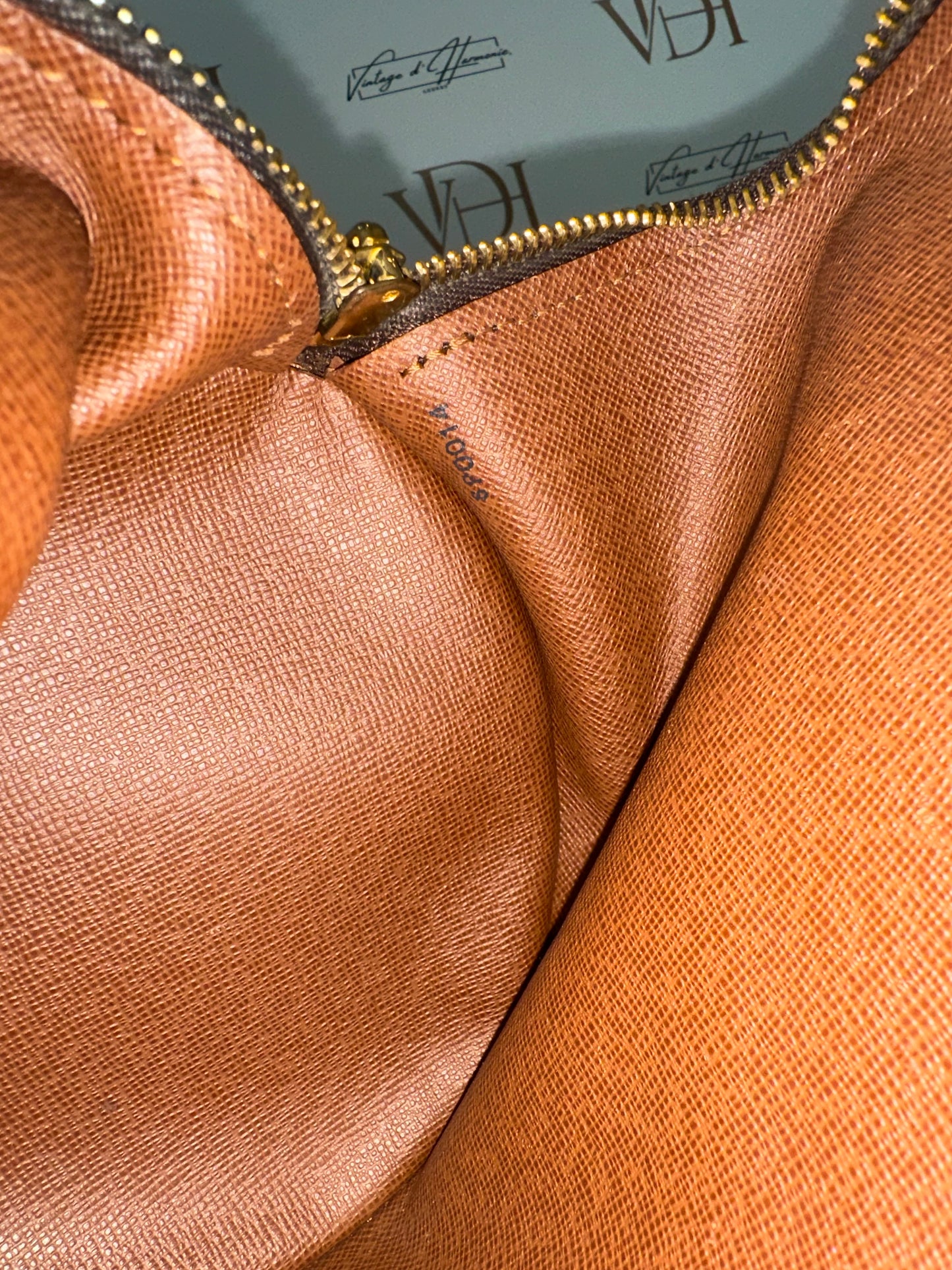 017810 - Louis Vuitton Papillon 30