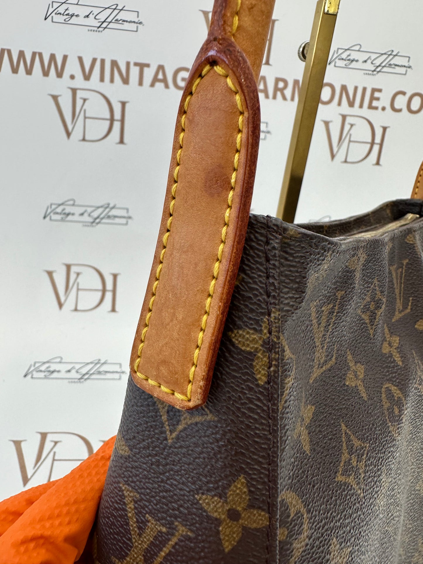 017768 - Louis Vuitton Looping MM